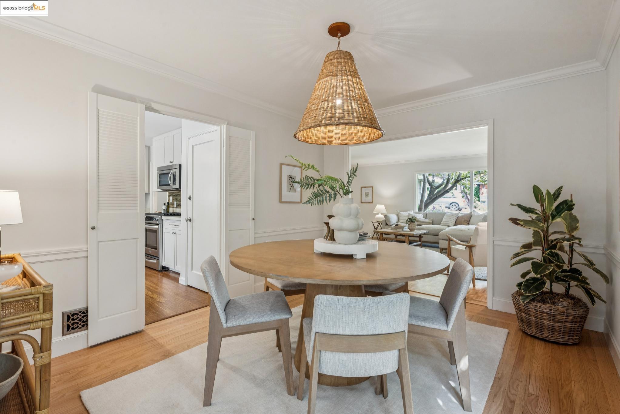 Detail Gallery Image 8 of 48 For 306 Ramona Avenue, Piedmont,  CA 94611-3936 - 3 Beds | 2 Baths