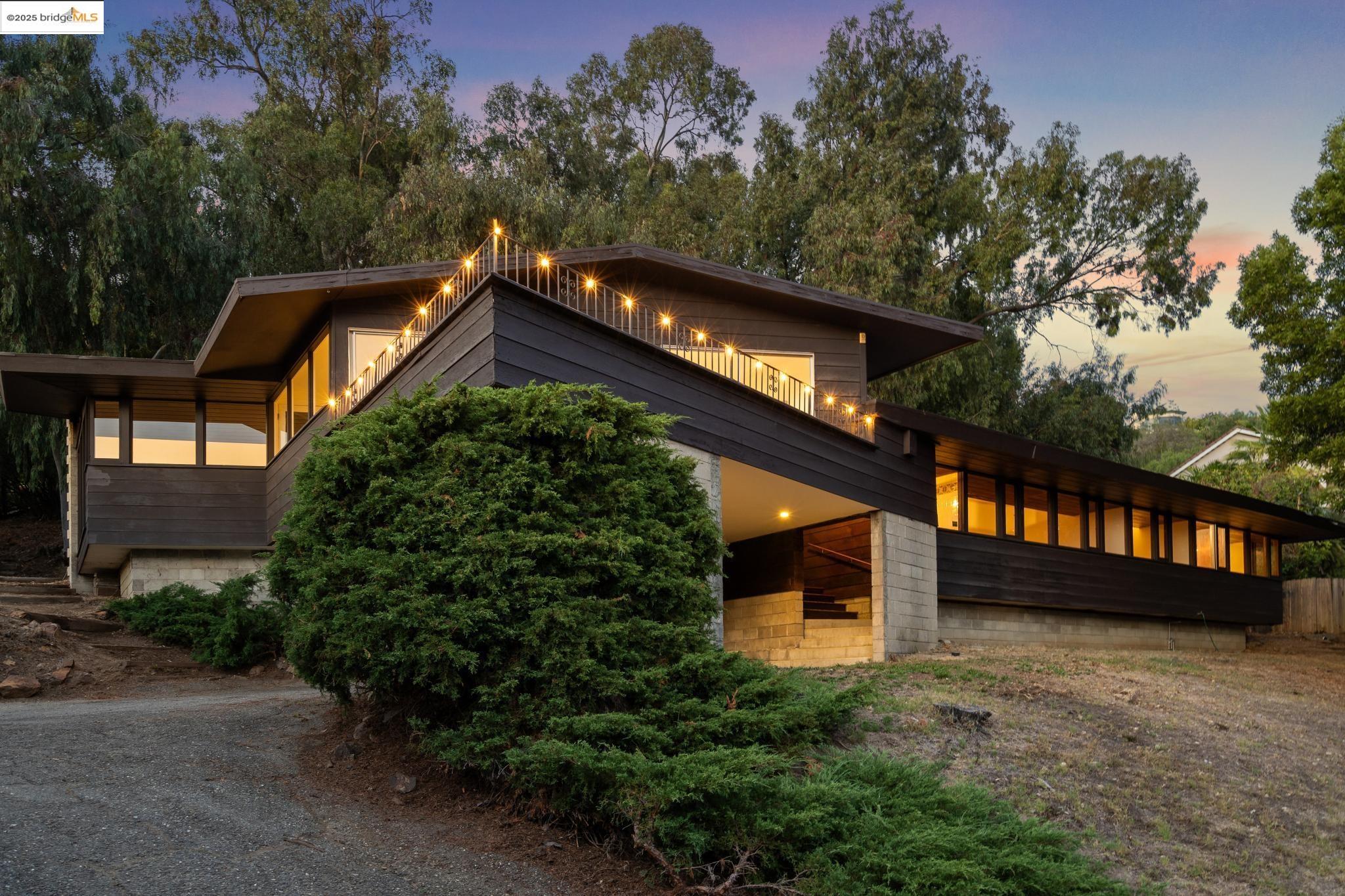 Front Image Thumbnail for EB41110742