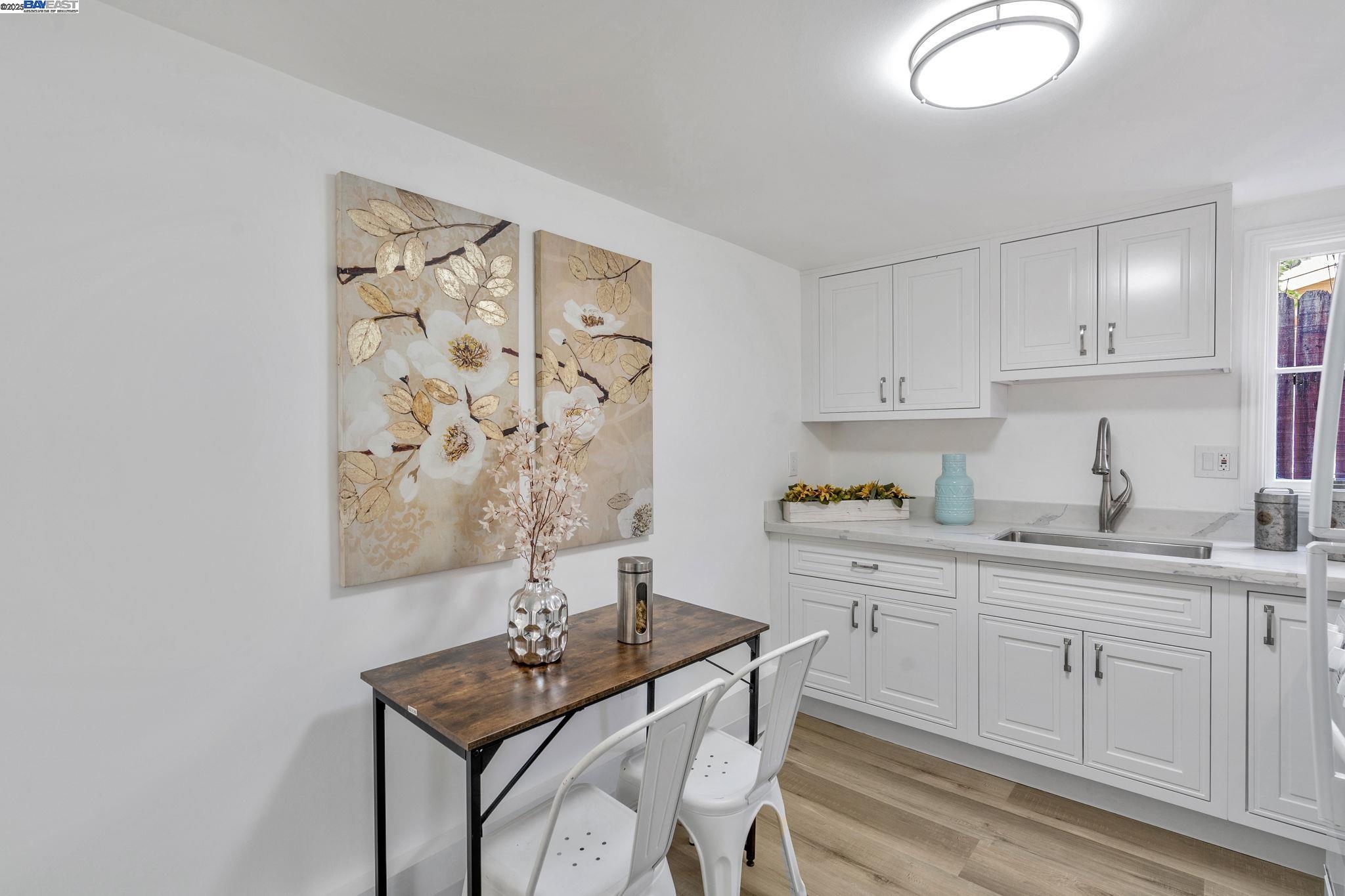 Detail Gallery Image 23 of 60 For 2025 34th Ave, Oakland,  CA 94601 - 7 Beds | 5 Baths