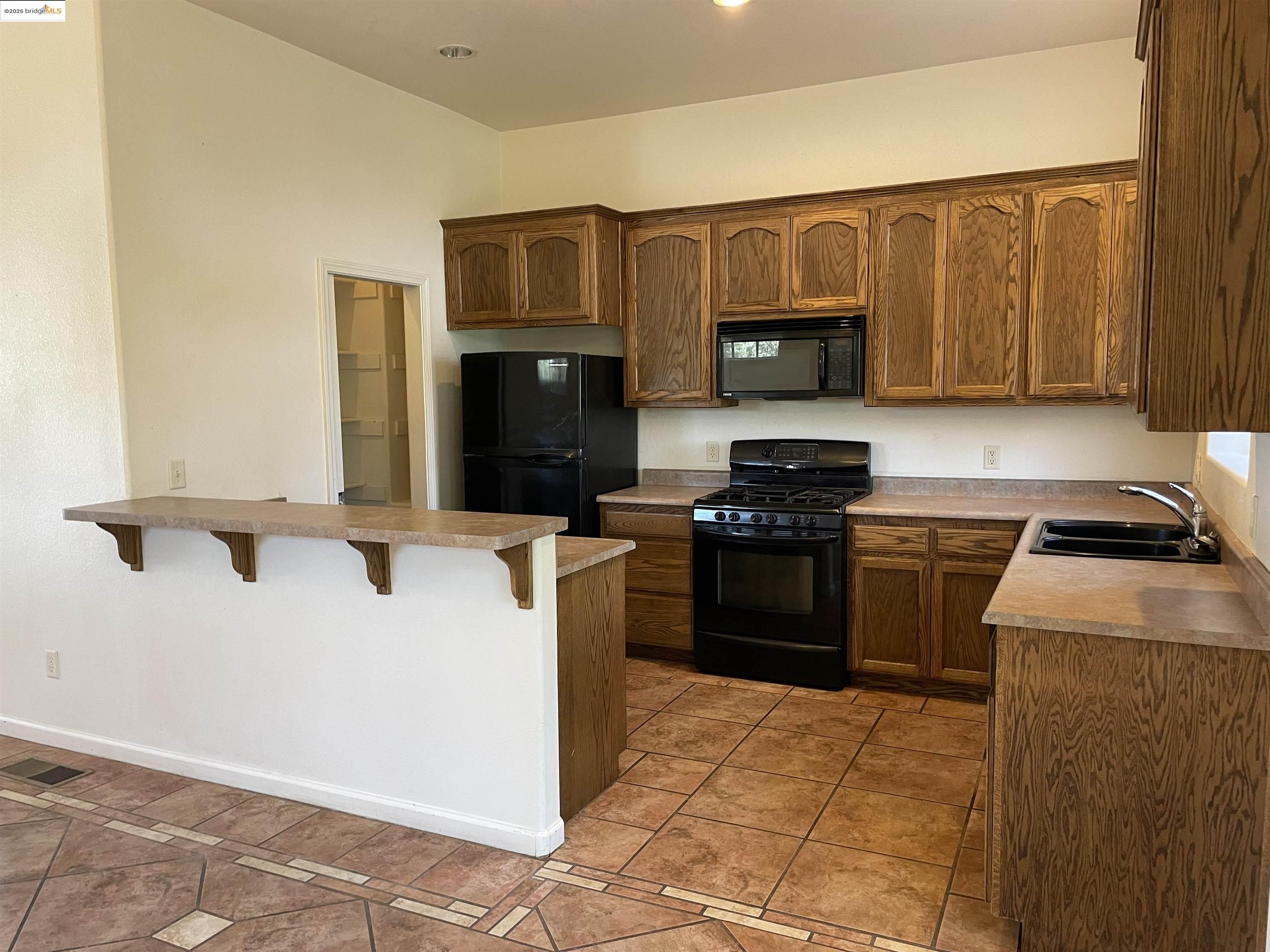 Detail Gallery Image 12 of 29 For 19360 Susan Way, Sonora,  CA 95370 - 2 Beds | 2 Baths