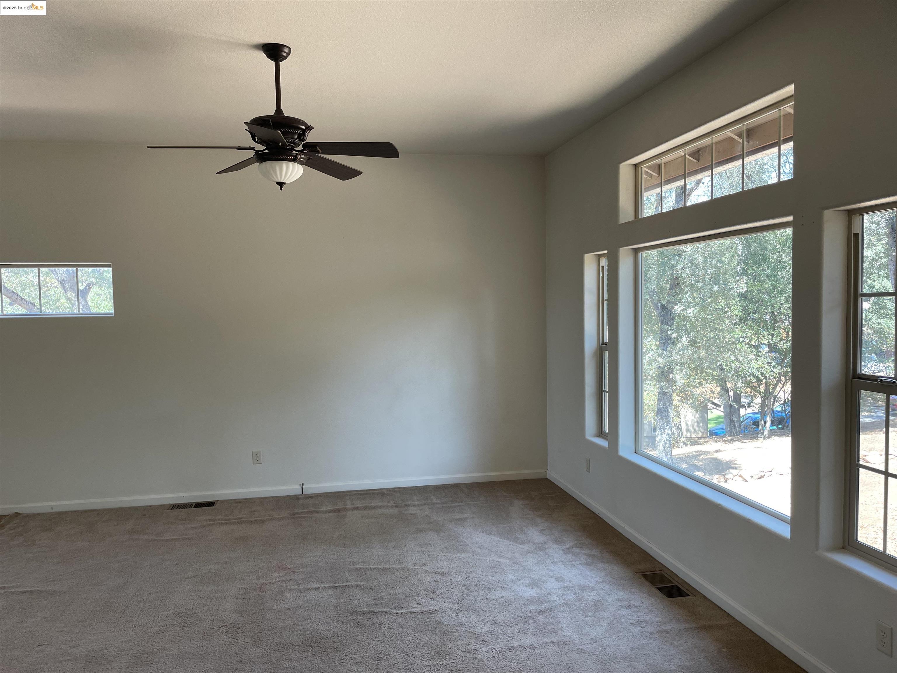 Detail Gallery Image 6 of 29 For 19360 Susan Way, Sonora,  CA 95370 - 2 Beds | 2 Baths