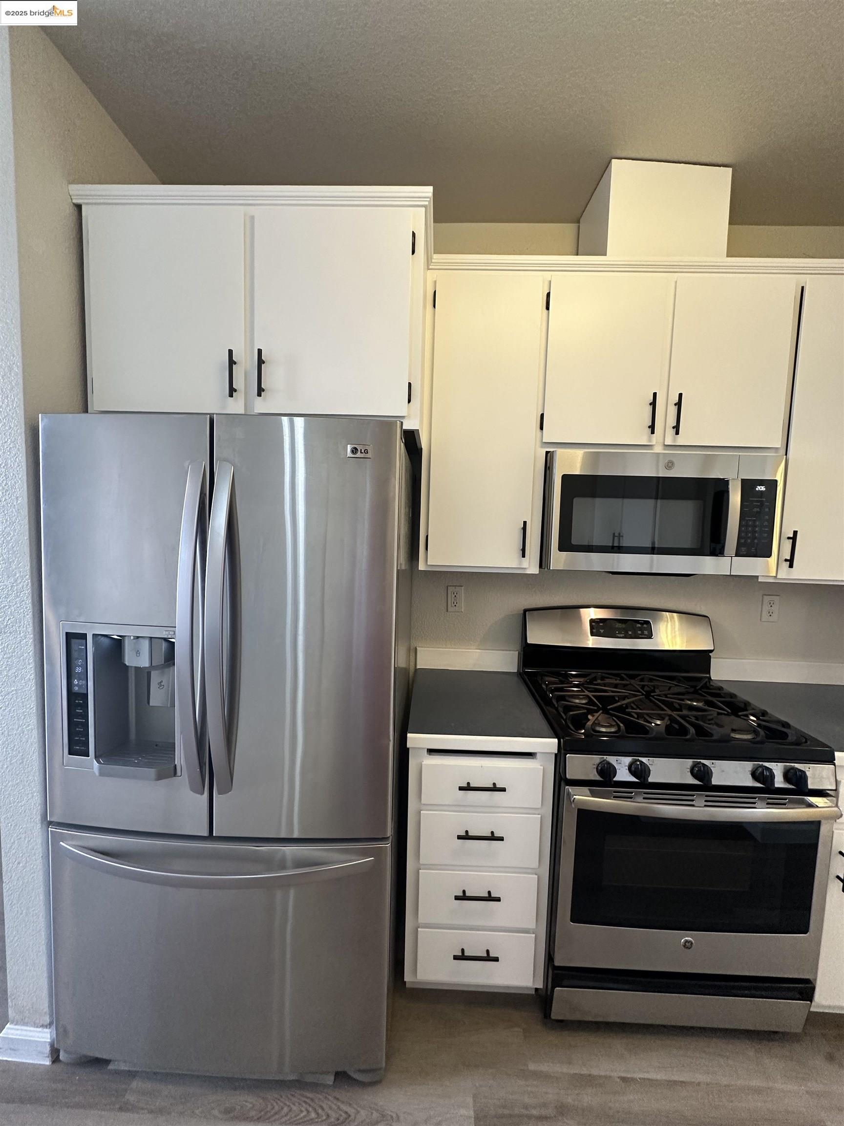 Detail Gallery Image 4 of 33 For 13 Aspen Ct, Vallejo,  CA 94591 - – Beds | – Baths