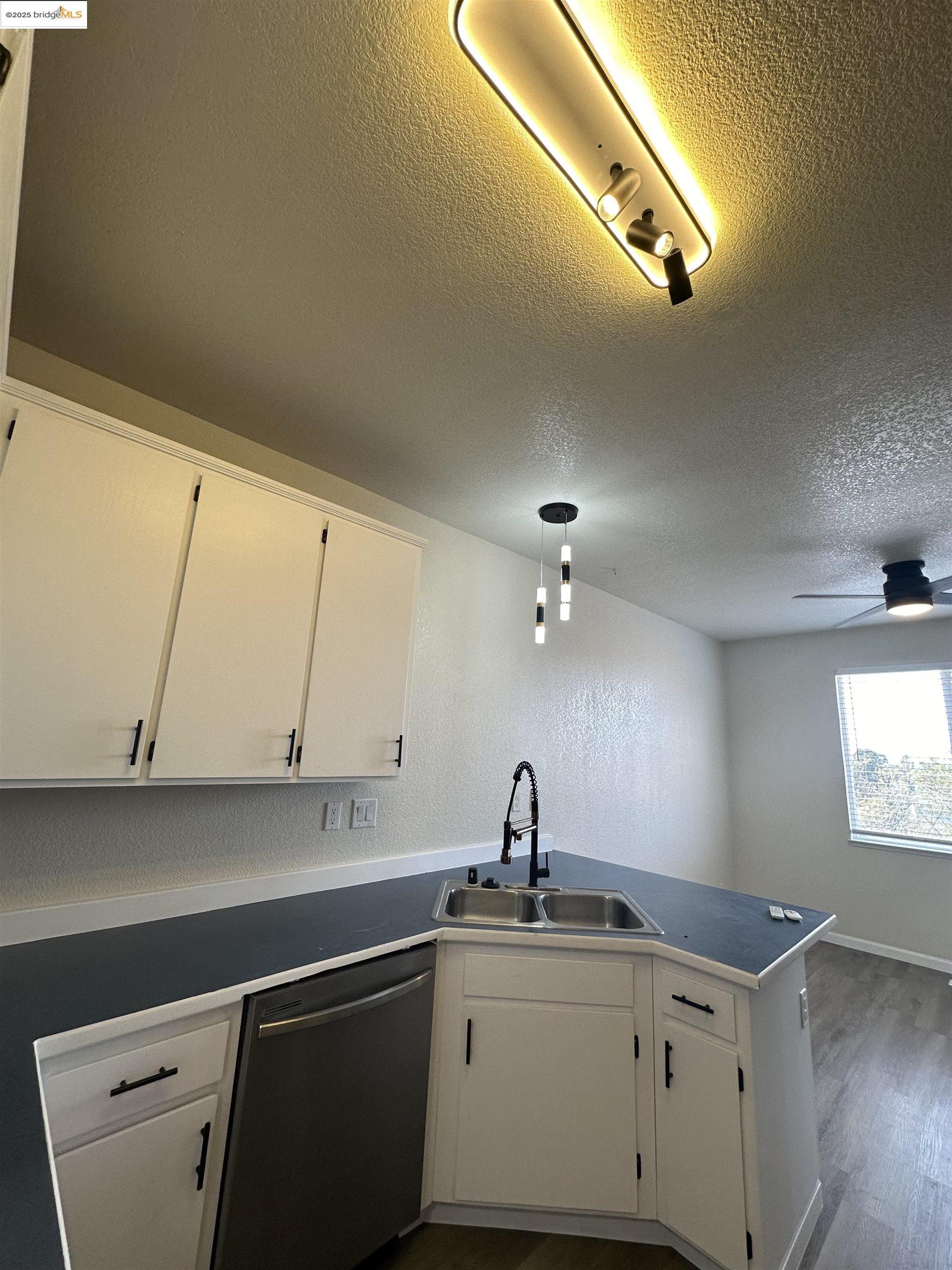 Detail Gallery Image 6 of 33 For 13 Aspen Ct, Vallejo,  CA 94591 - – Beds | – Baths