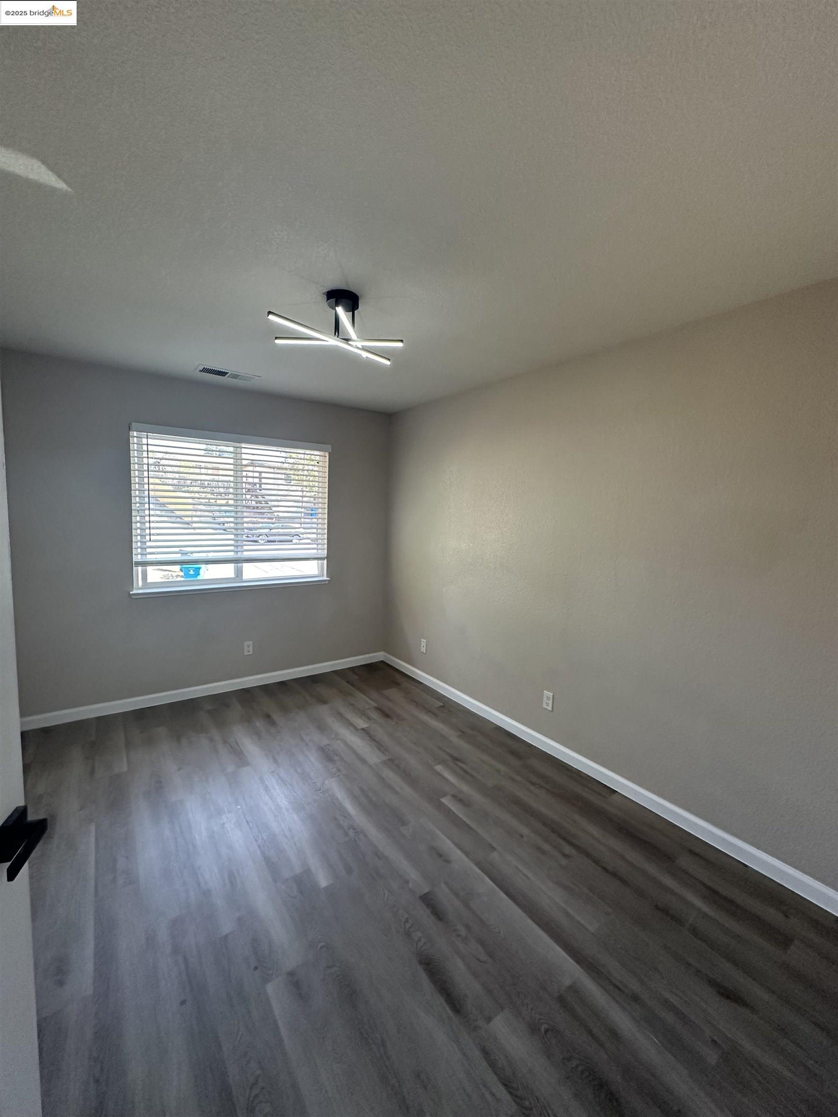 Detail Gallery Image 8 of 33 For 13 Aspen Ct, Vallejo,  CA 94591 - – Beds | – Baths
