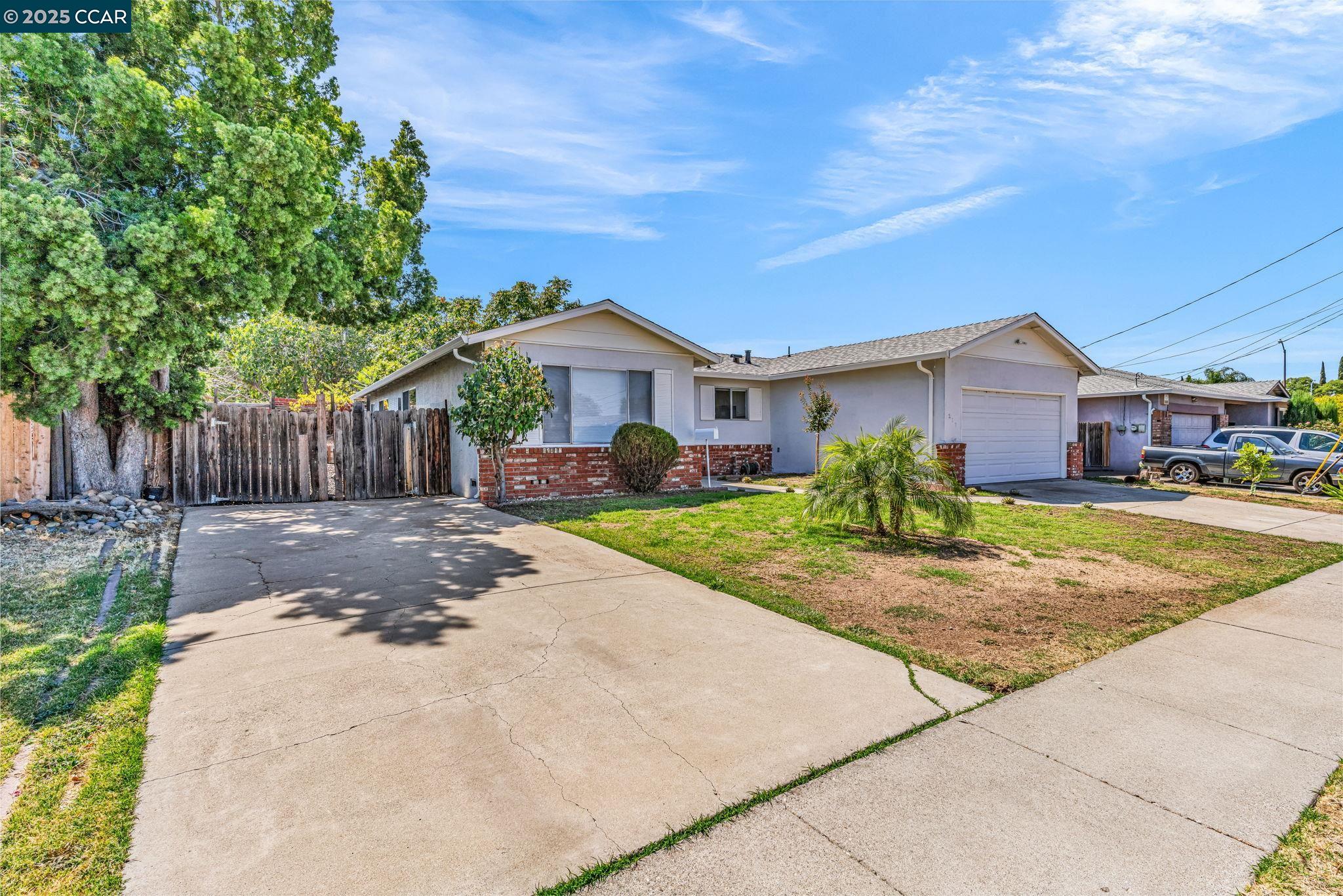 Detail Gallery Image 1 of 36 For 217 Olympia Dr, Pittsburg,  CA 94565 - 3 Beds | 2 Baths