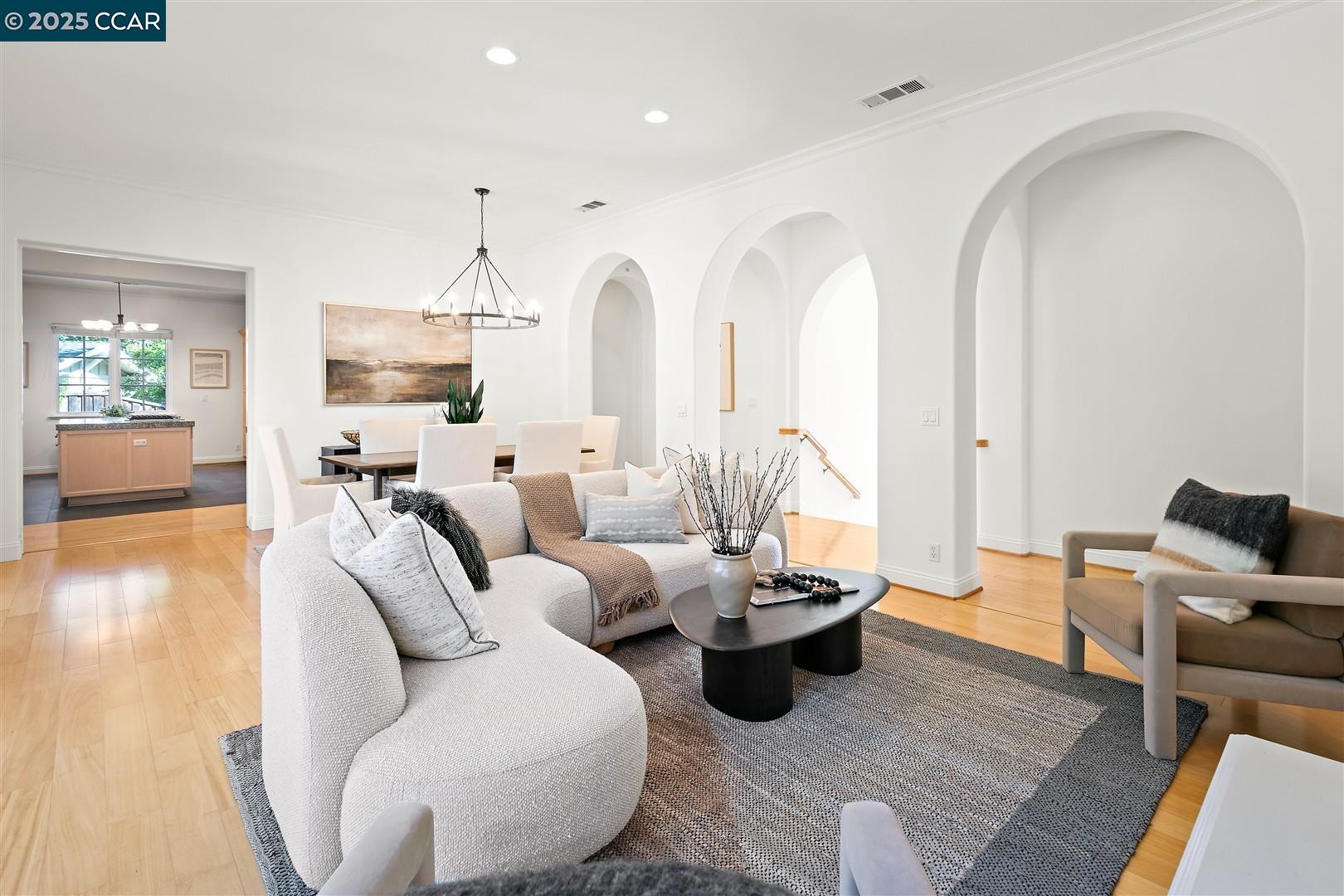Detail Gallery Image 12 of 60 For 6 Whiting Ct, Moraga,  CA 94556 - 4 Beds | 3/1 Baths