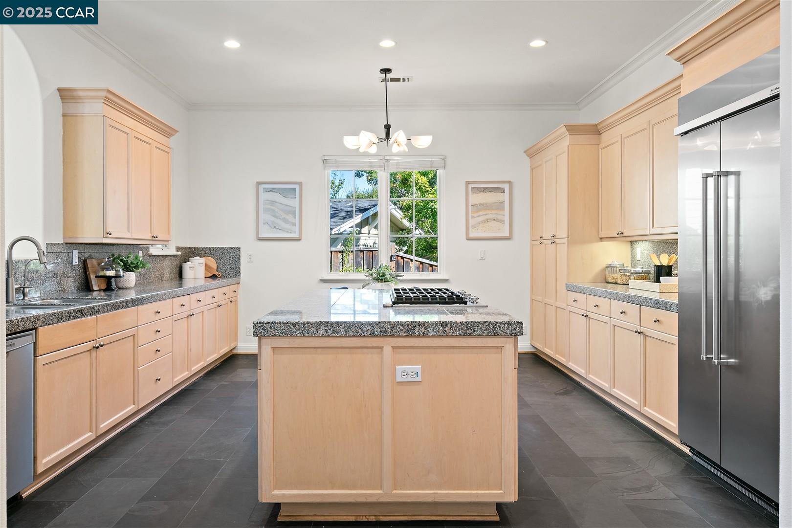 Detail Gallery Image 14 of 60 For 6 Whiting Ct, Moraga,  CA 94556 - 4 Beds | 3/1 Baths