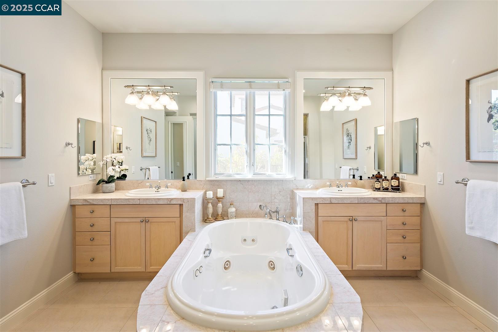 Detail Gallery Image 25 of 60 For 6 Whiting Ct, Moraga,  CA 94556 - 4 Beds | 3/1 Baths