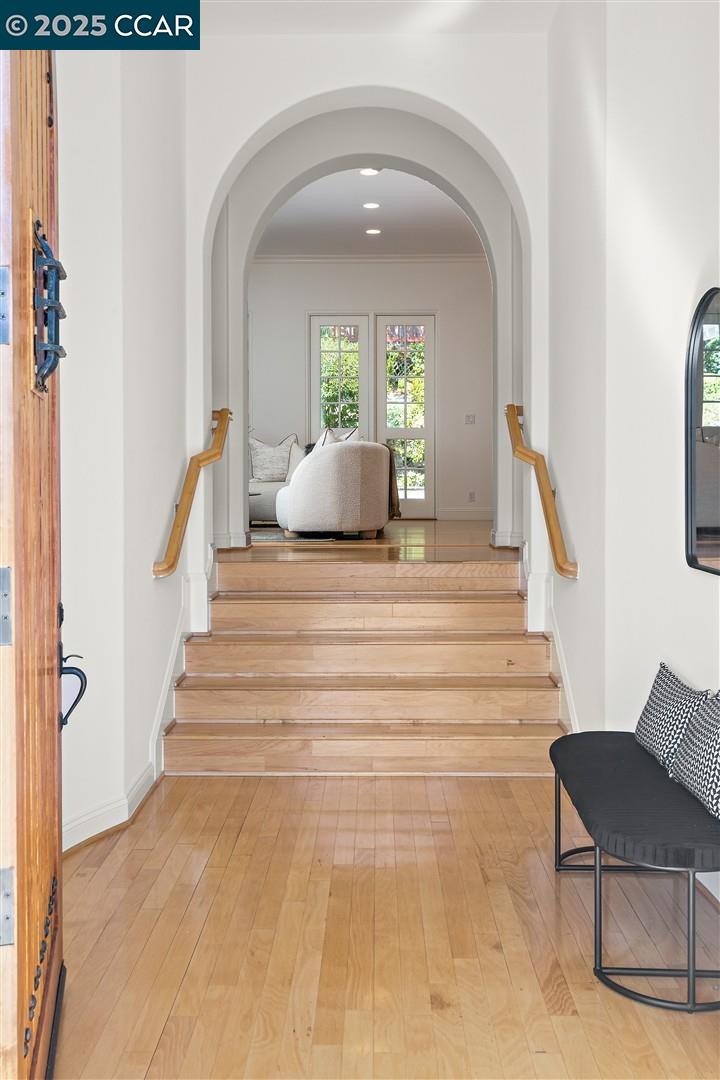 Detail Gallery Image 6 of 60 For 6 Whiting Ct, Moraga,  CA 94556 - 4 Beds | 3/1 Baths
