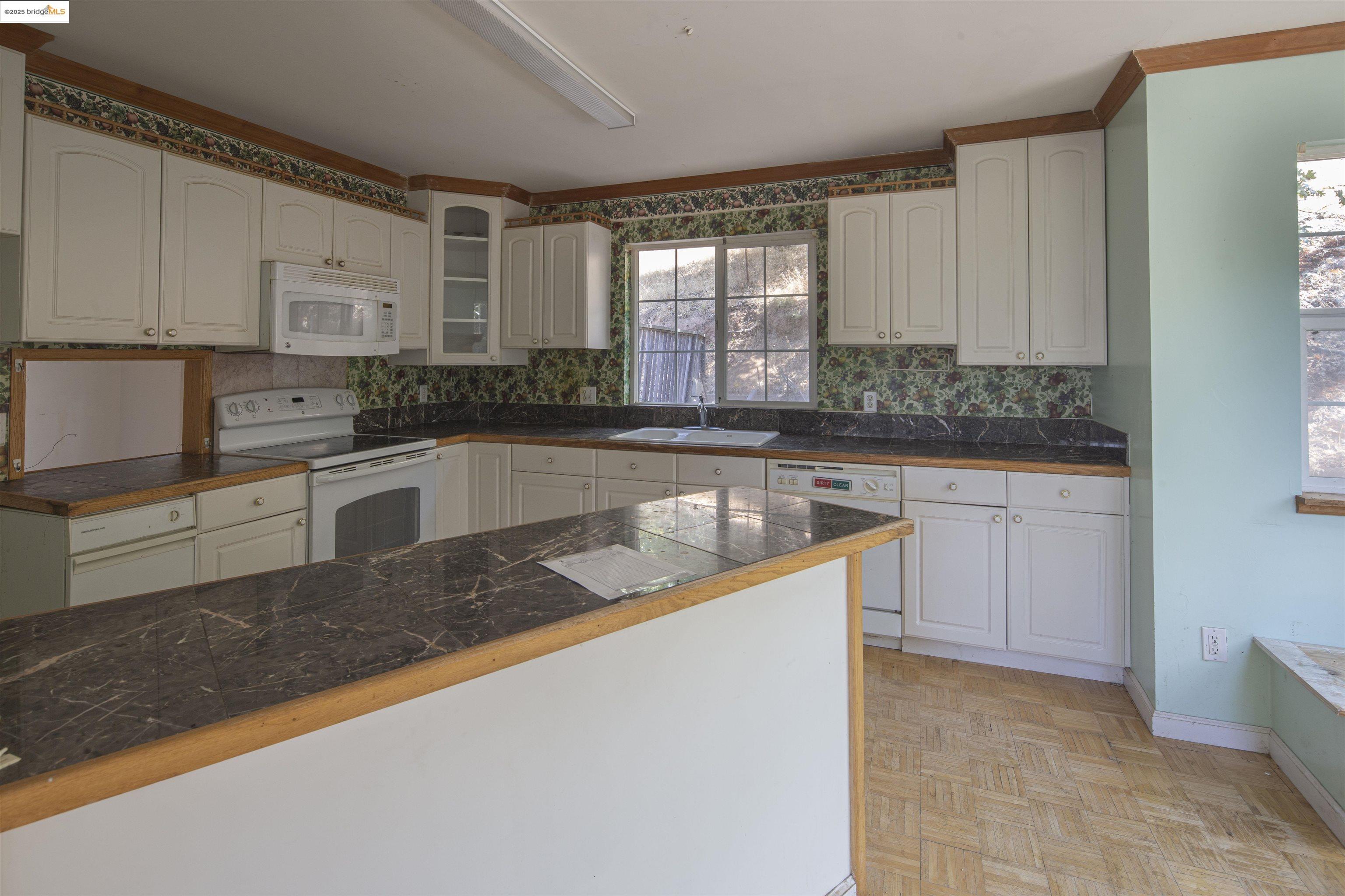 Detail Gallery Image 13 of 49 For 21767 Longeway Rd, Sonora,  CA 95370 - 3 Beds | 3 Baths