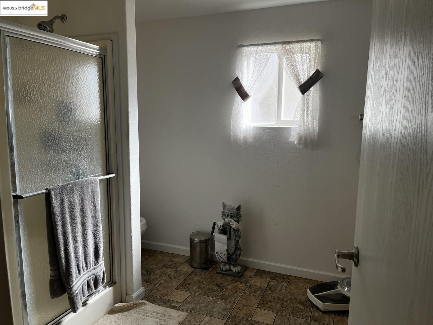 Detail Gallery Image 4 of 14 For 4855 Kiva Dr, Copperopolis,  CA 95228 - 3 Beds | 2 Baths