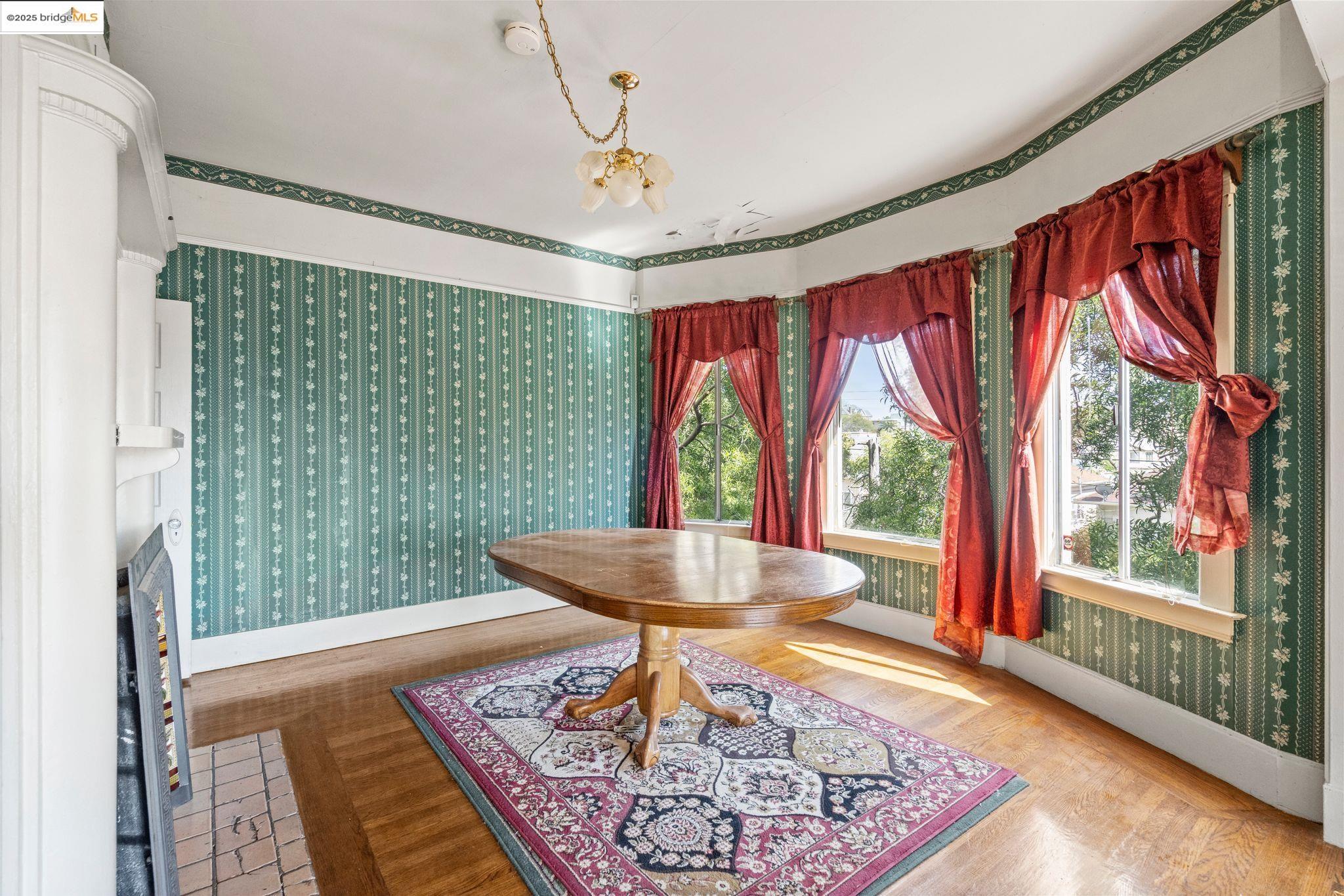 Detail Gallery Image 10 of 27 For 746 E 19th St, Oakland,  CA 94606 - 3 Beds | 2 Baths