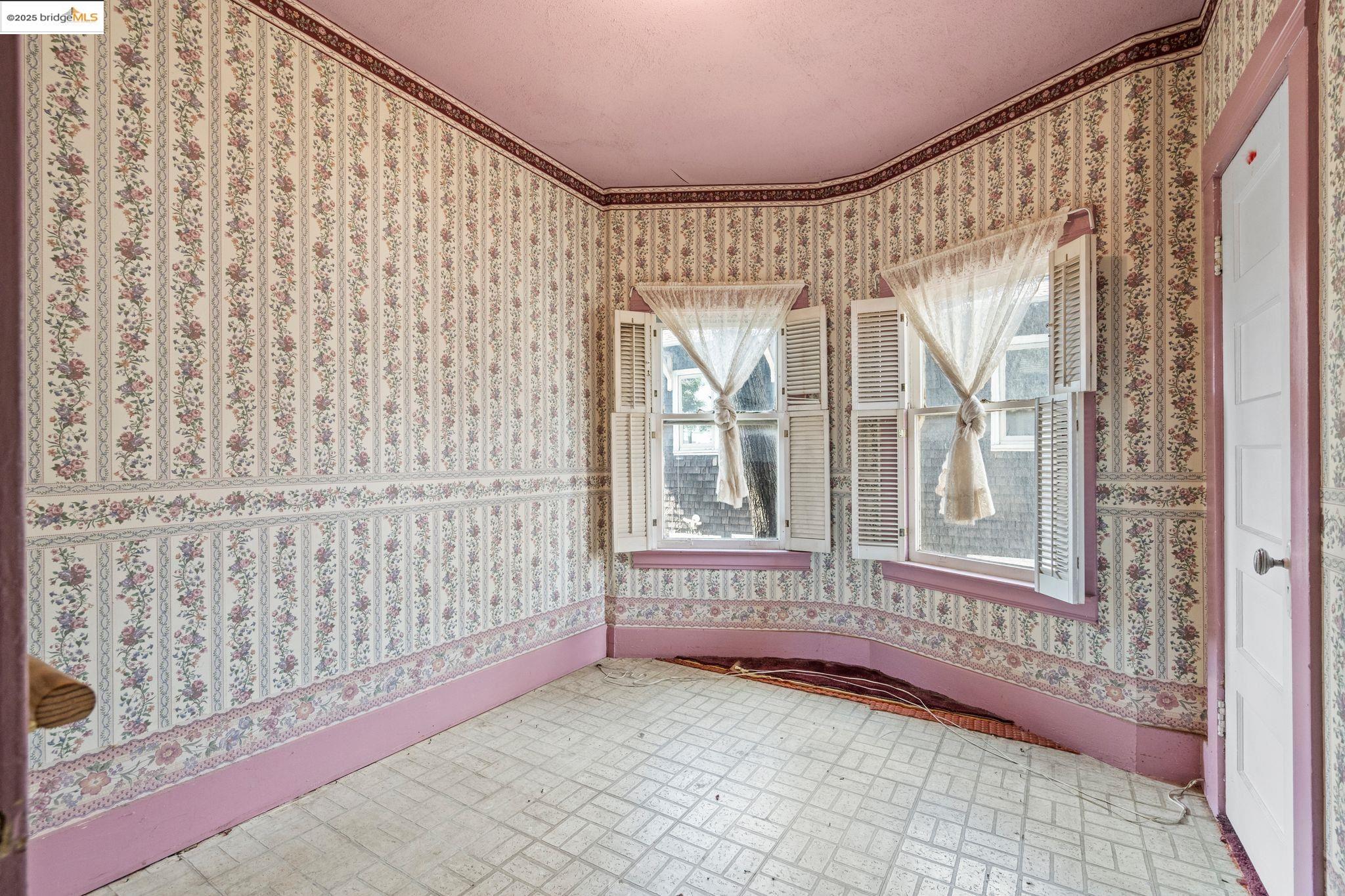 Detail Gallery Image 21 of 27 For 746 E 19th St, Oakland,  CA 94606 - 3 Beds | 2 Baths
