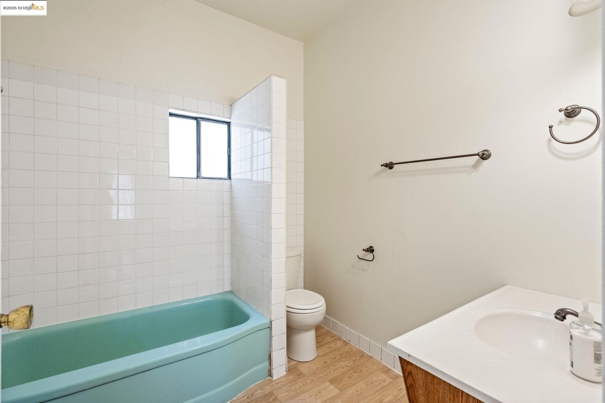Detail Gallery Image 16 of 29 For 738 E 19th St, Oakland,  CA 94606 - – Beds | – Baths