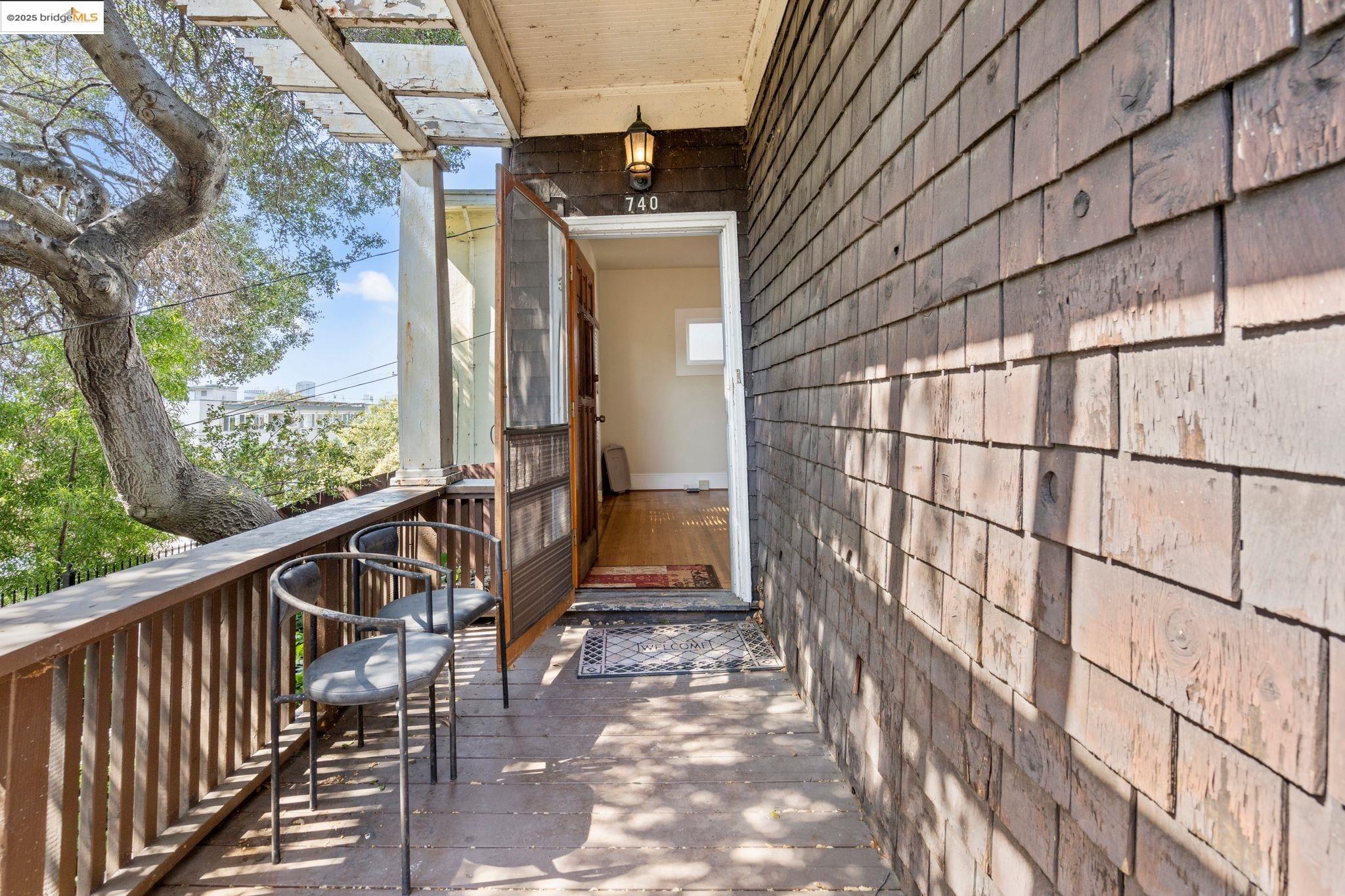 Detail Gallery Image 3 of 29 For 738 E 19th St, Oakland,  CA 94606 - – Beds | – Baths
