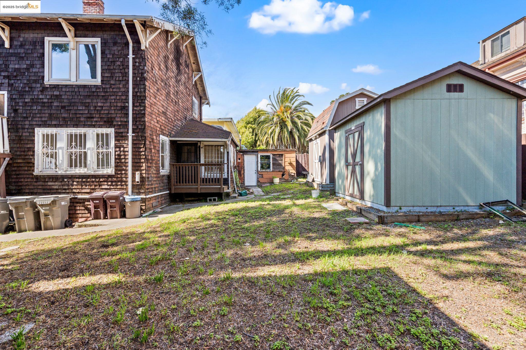 Detail Gallery Image 4 of 29 For 738 E 19th St, Oakland,  CA 94606 - – Beds | – Baths