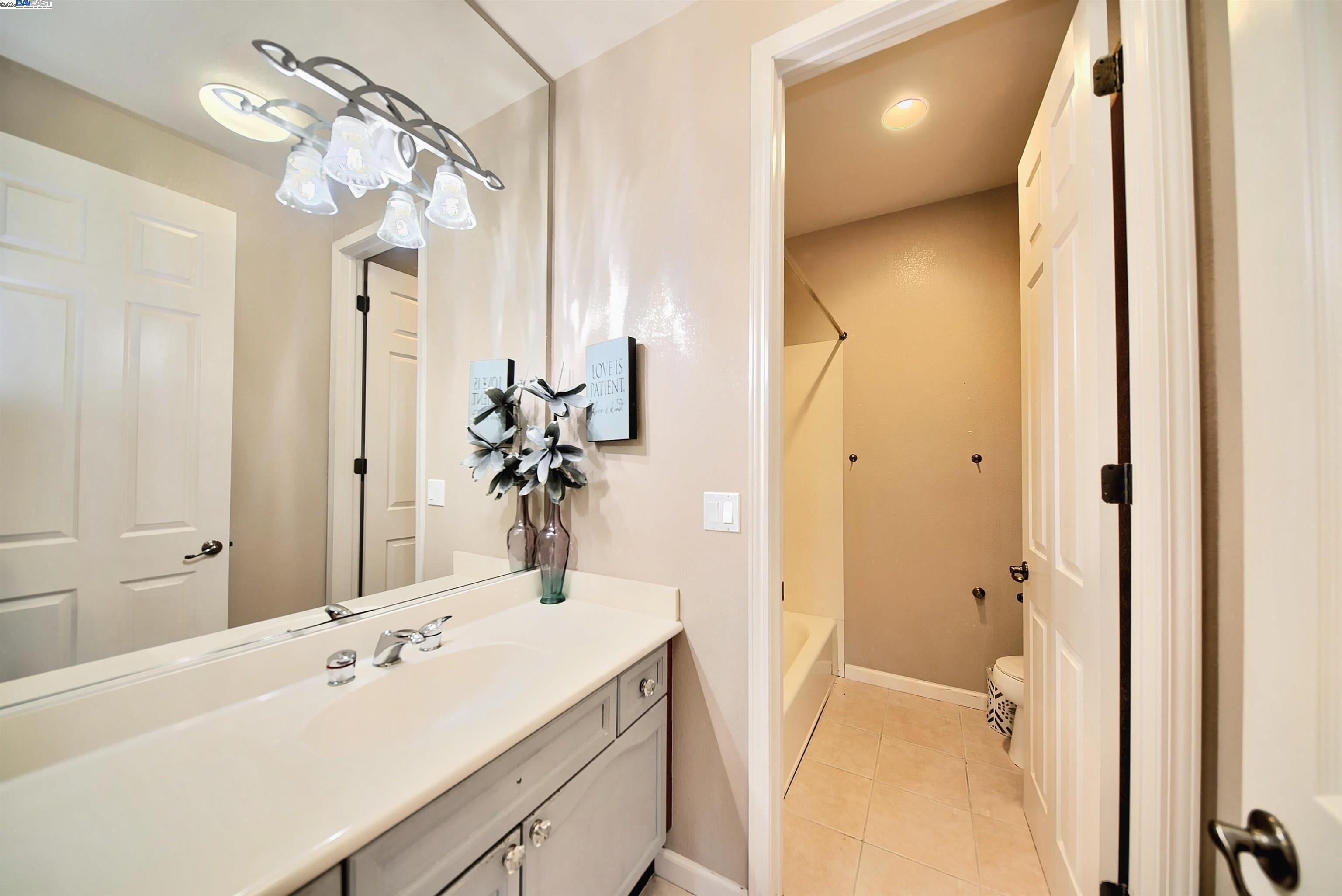 Detail Gallery Image 19 of 41 For 1635 Langum Way, Manteca,  CA 95337 - 5 Beds | 3/1 Baths