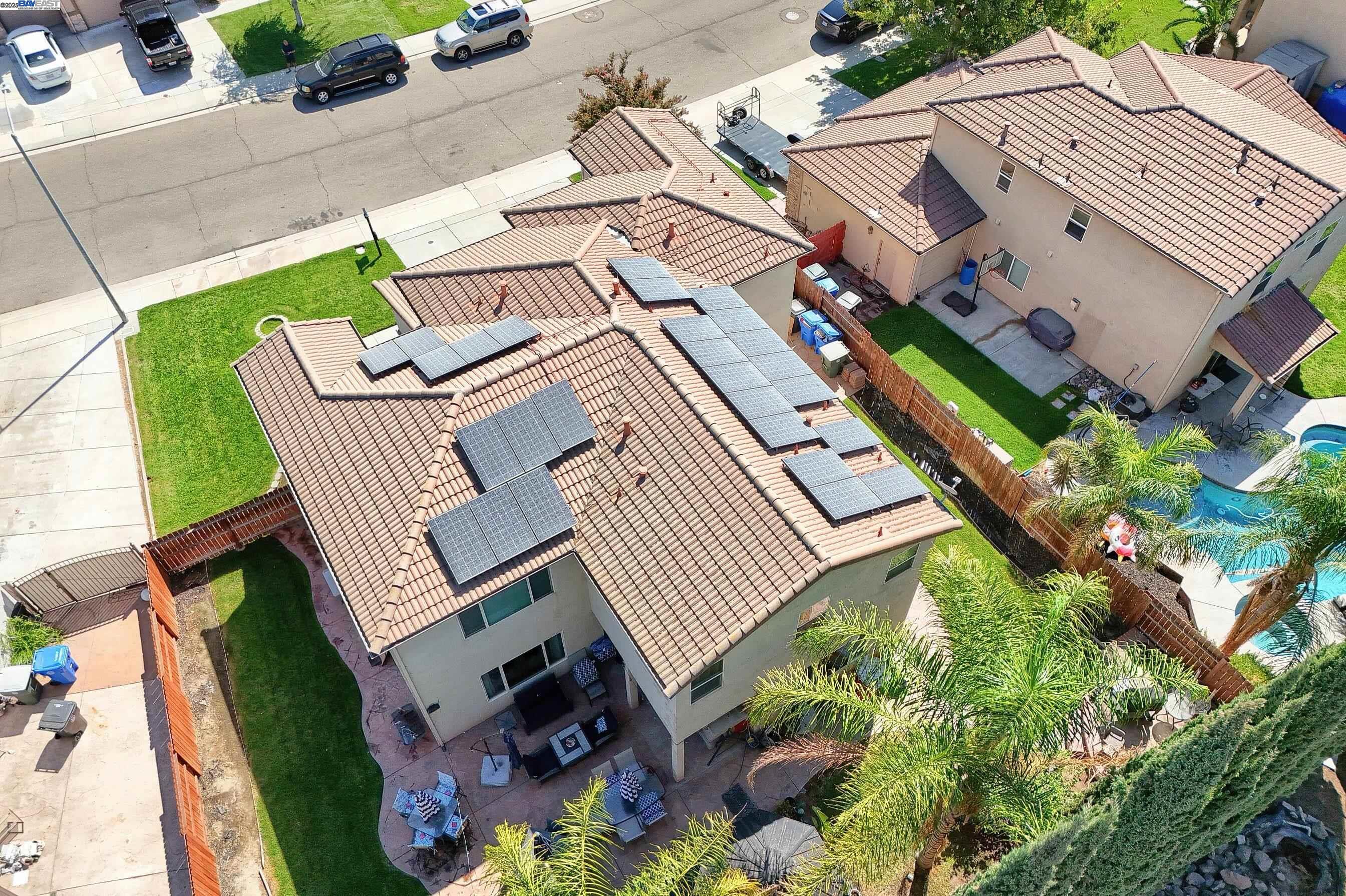 Detail Gallery Image 7 of 41 For 1635 Langum Way, Manteca,  CA 95337 - 5 Beds | 3/1 Baths