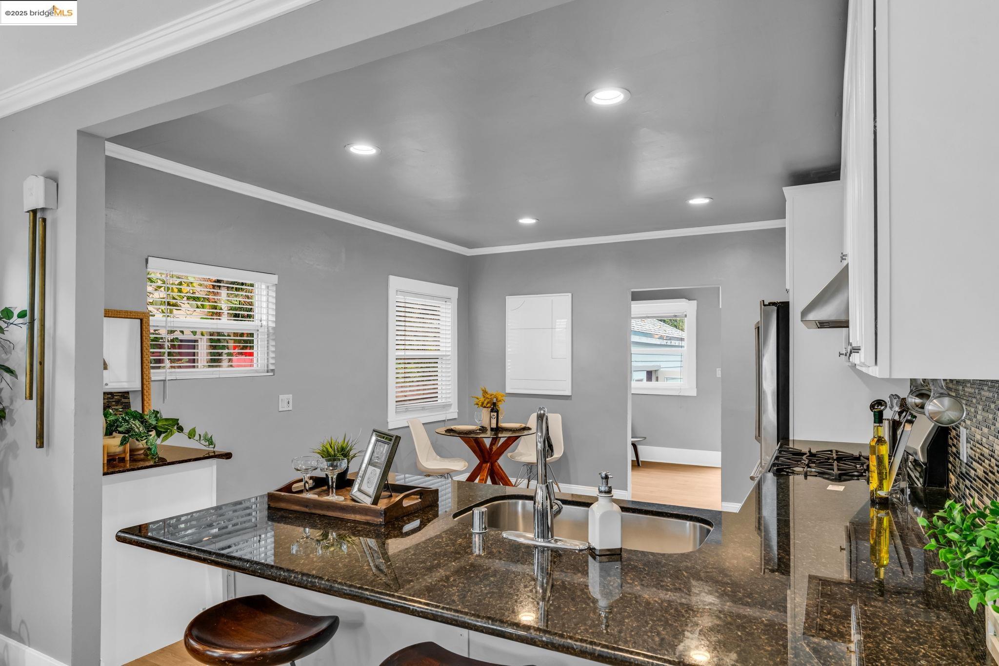 Detail Gallery Image 15 of 60 For 1615 Minturn St, Alameda,  CA 94501 - 3 Beds | 2 Baths