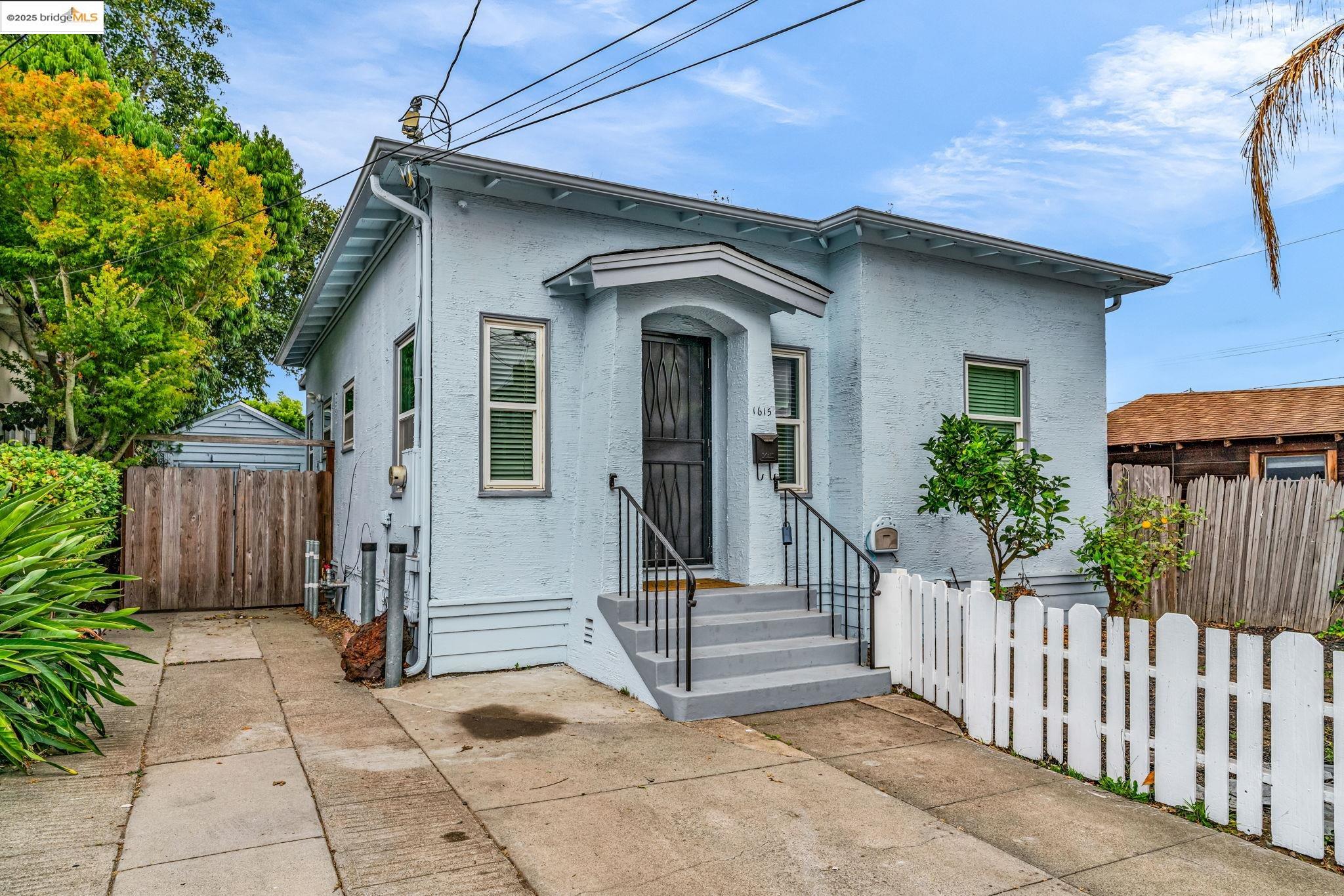 Detail Gallery Image 5 of 60 For 1615 Minturn St, Alameda,  CA 94501 - 3 Beds | 2 Baths