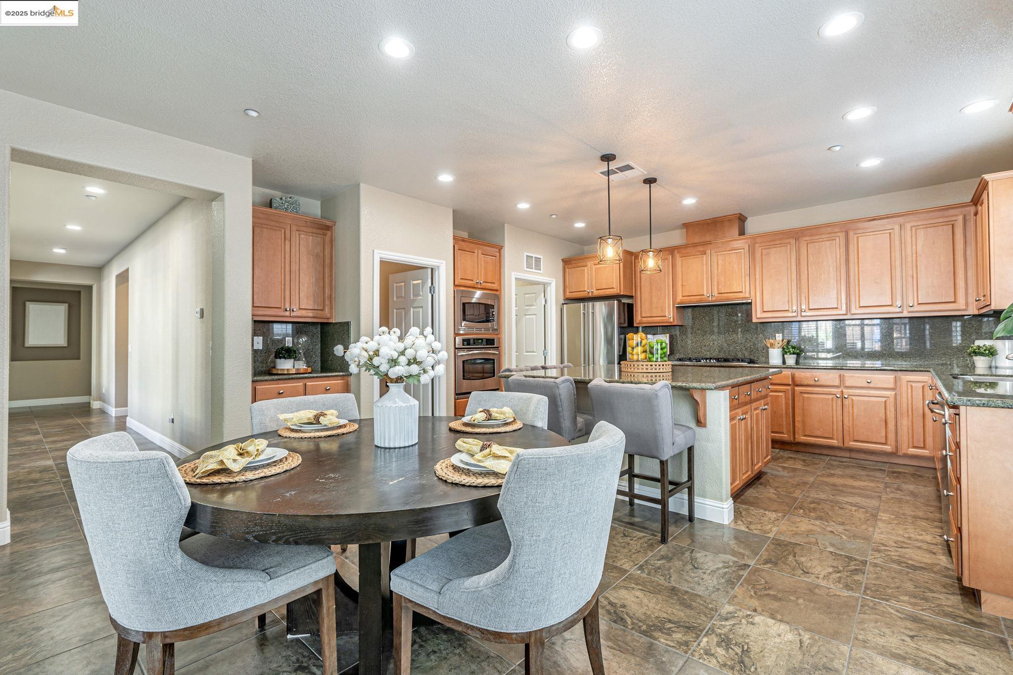 Detail Gallery Image 3 of 57 For 43 Sorrel Ct, Oakley,  CA 94561 - 4 Beds | 2/1 Baths