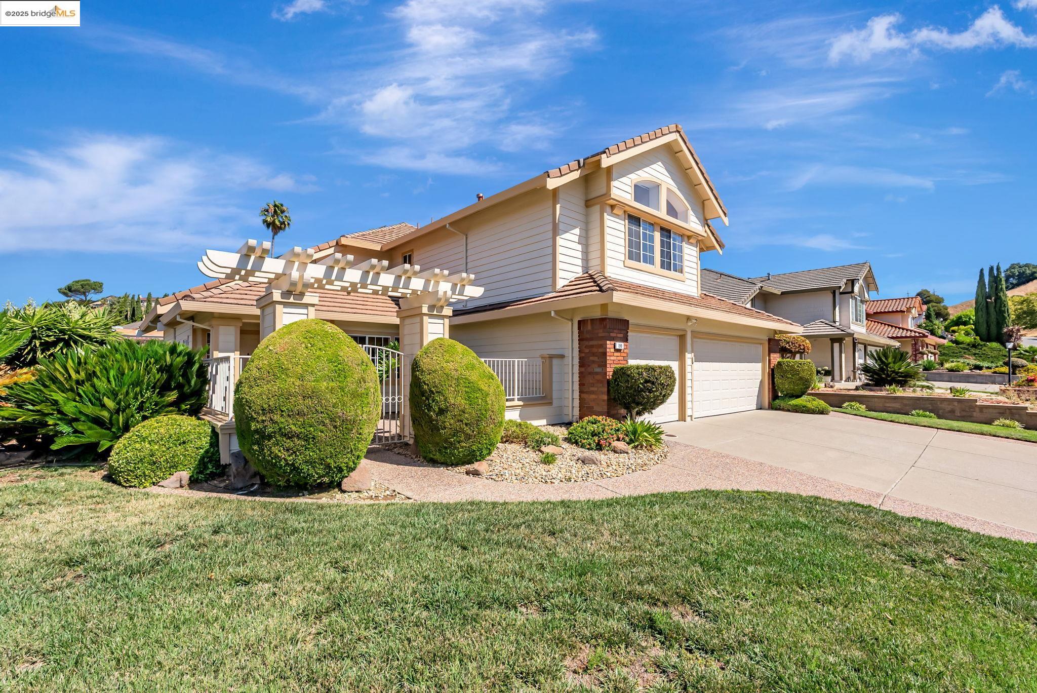 Detail Gallery Image 3 of 33 For 199 Shepard, Hercules,  CA 94547 - 5 Beds | 3 Baths