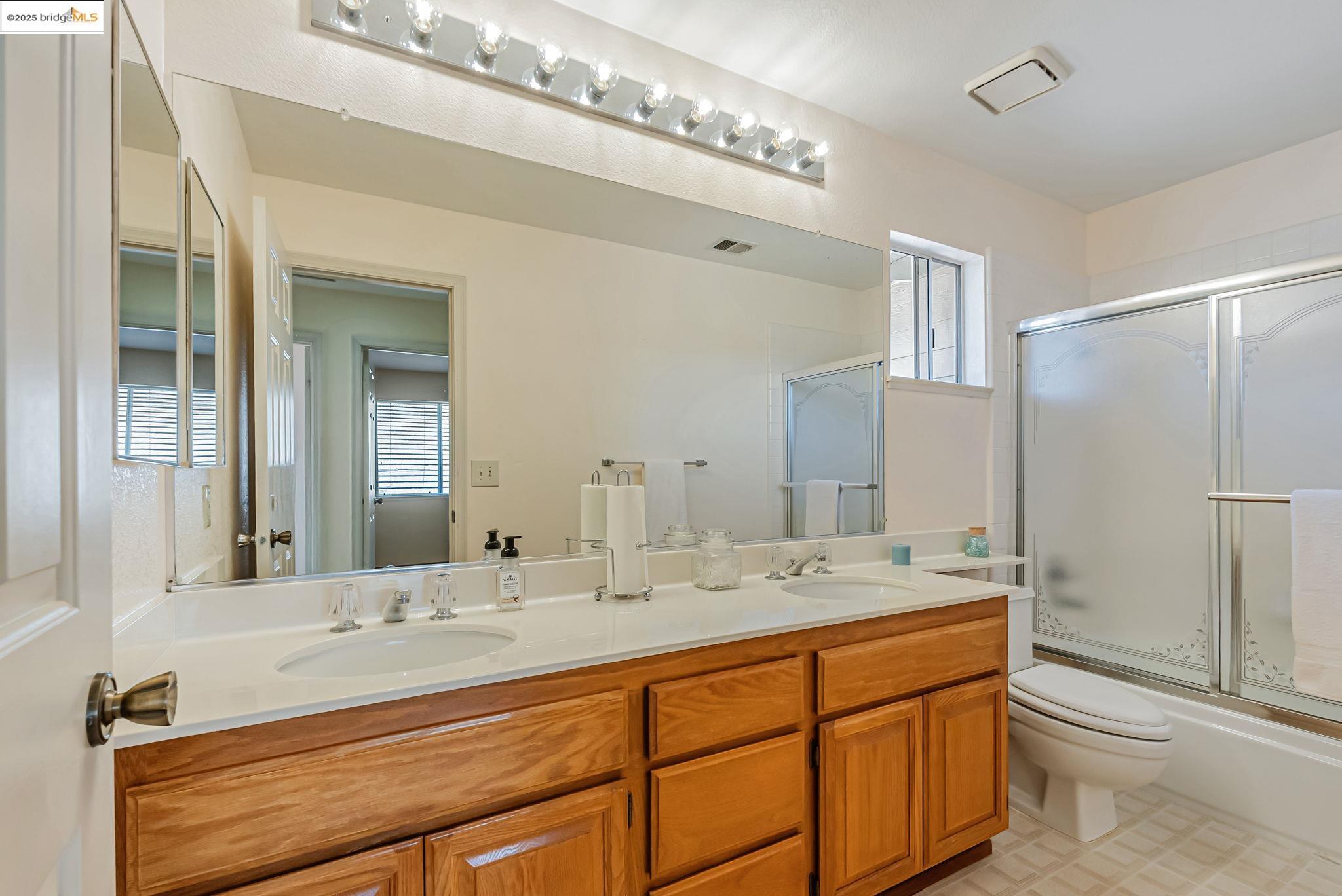 Detail Gallery Image 26 of 33 For 199 Shepard, Hercules,  CA 94547 - 5 Beds | 3 Baths