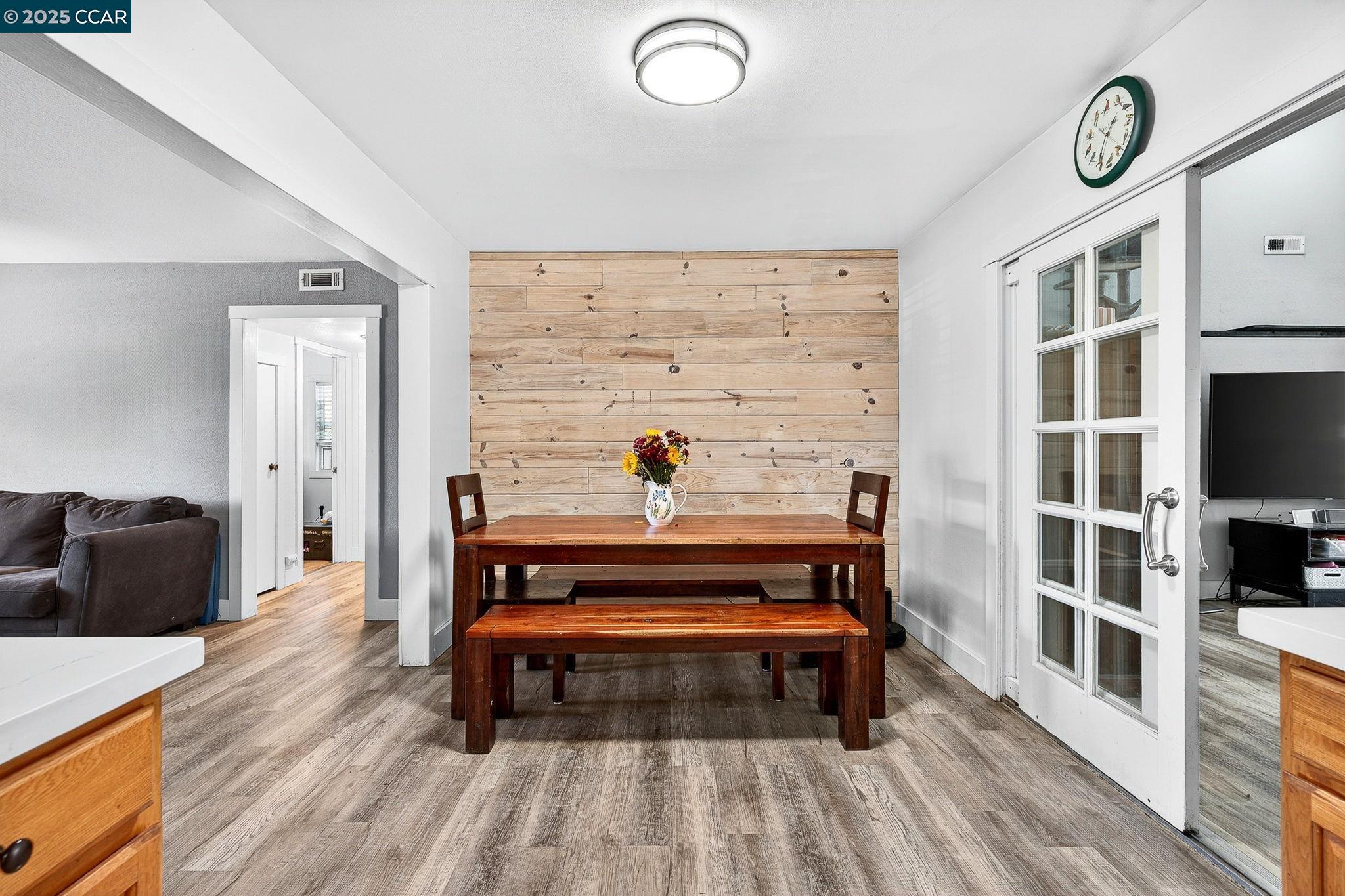 Detail Gallery Image 18 of 60 For 2312 Granada Ct, Pinole,  CA 94564-1813 - 5 Beds | 2 Baths