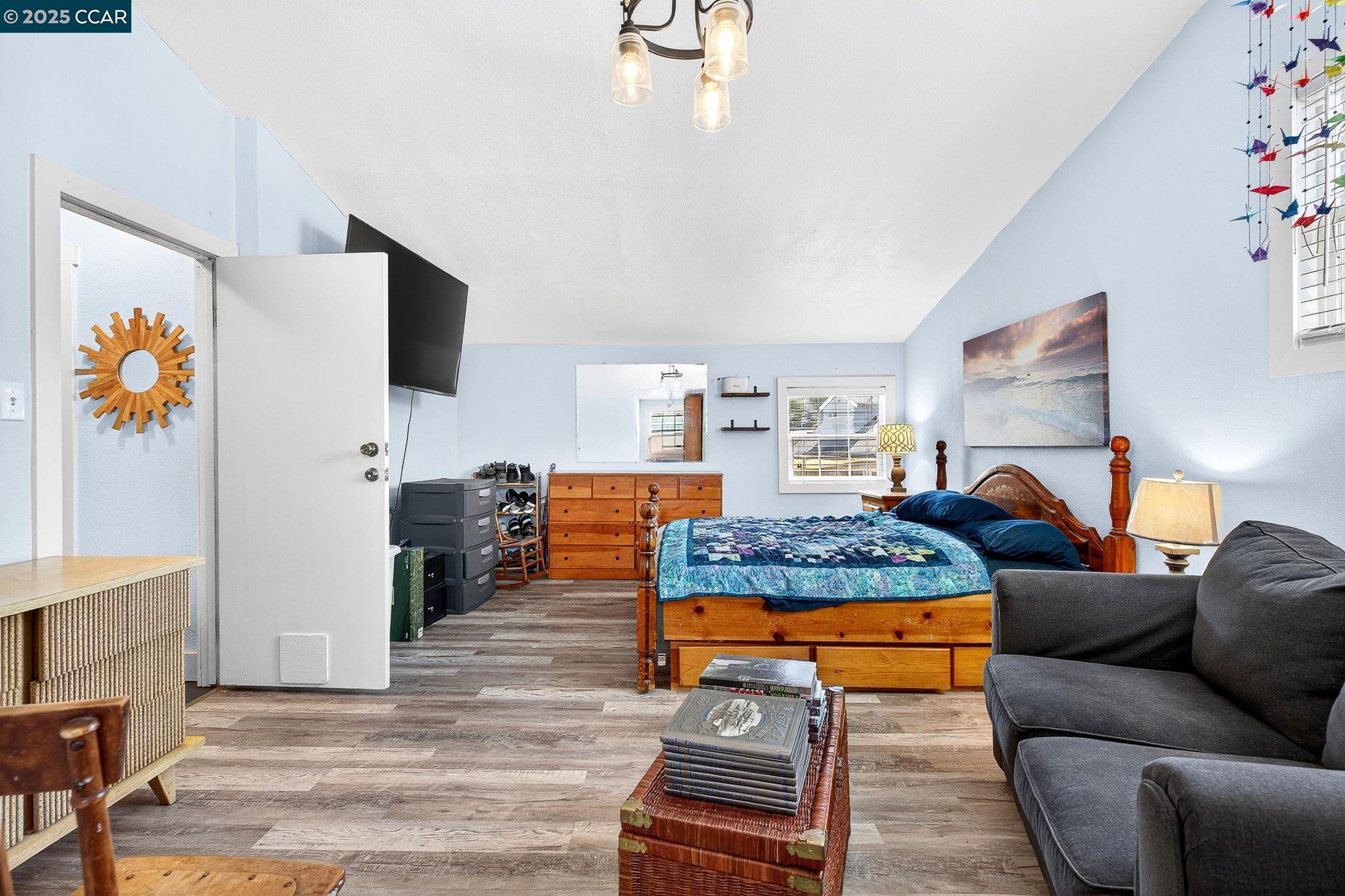 Detail Gallery Image 25 of 60 For 2312 Granada Ct, Pinole,  CA 94564-1813 - 5 Beds | 2 Baths