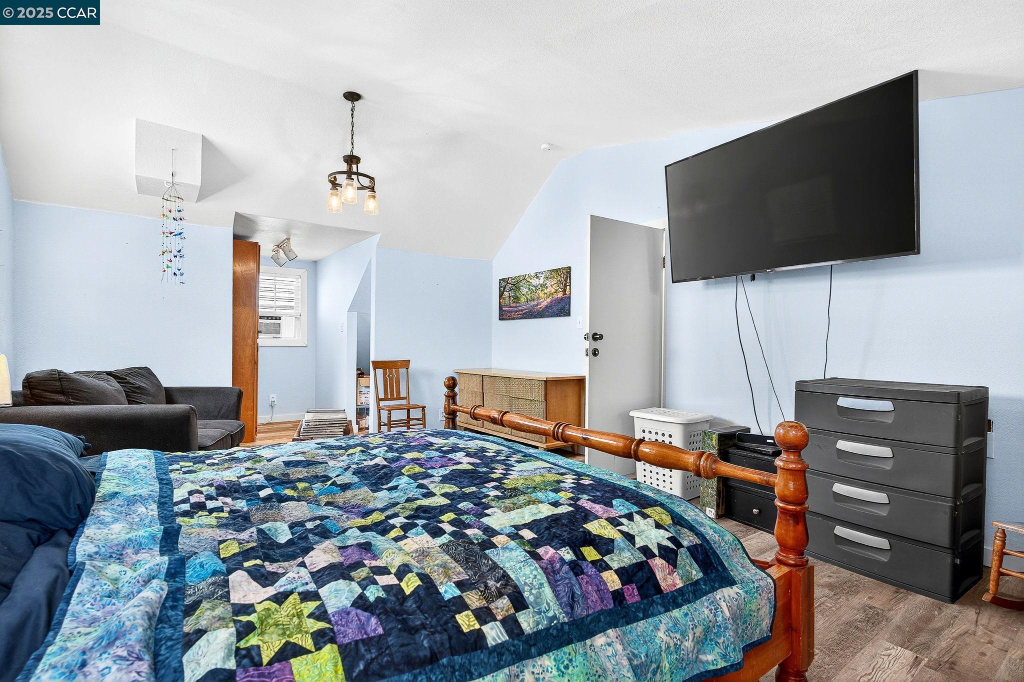 Detail Gallery Image 28 of 60 For 2312 Granada Ct, Pinole,  CA 94564-1813 - 5 Beds | 2 Baths
