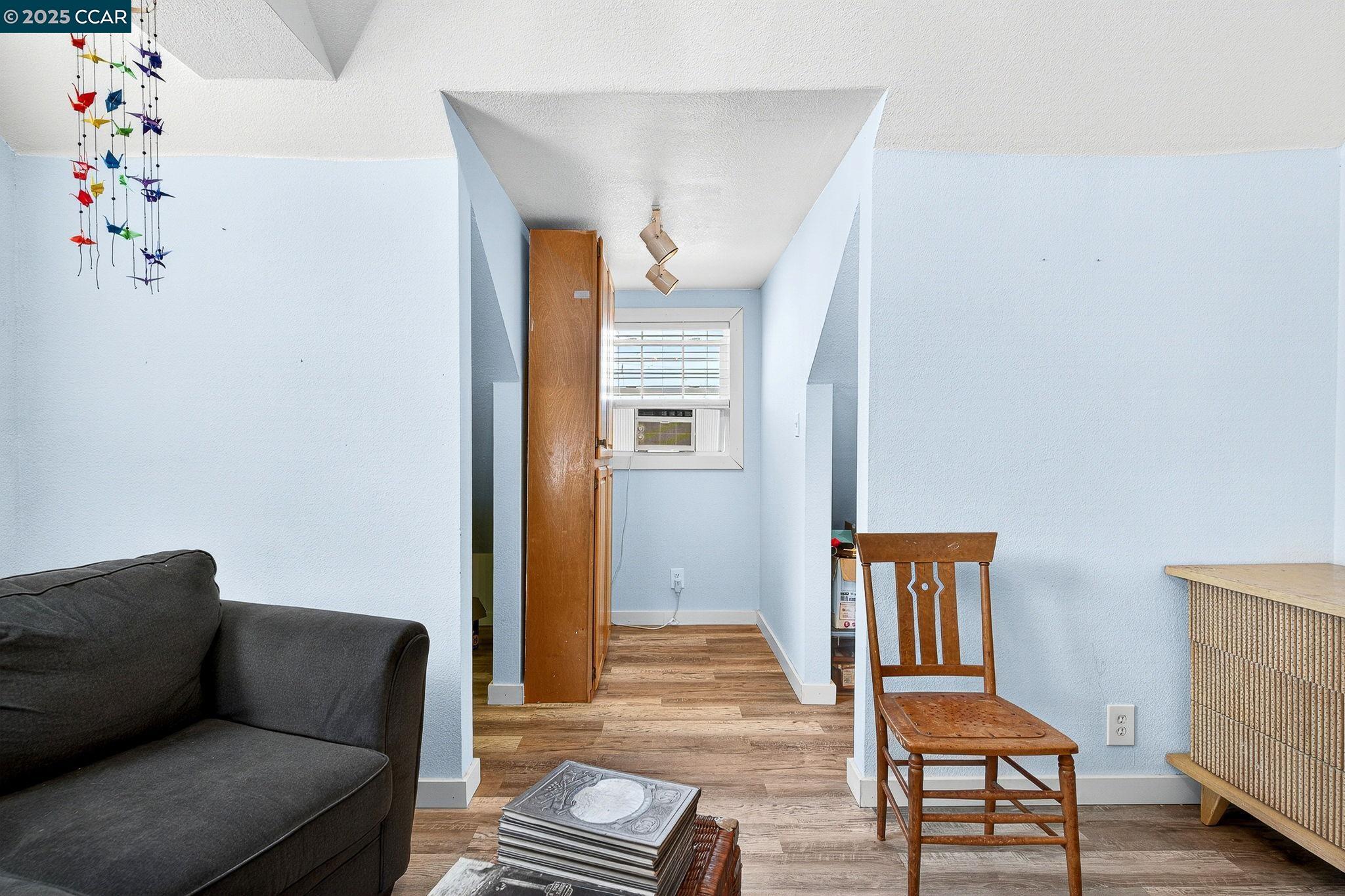 Detail Gallery Image 29 of 60 For 2312 Granada Ct, Pinole,  CA 94564-1813 - 5 Beds | 2 Baths