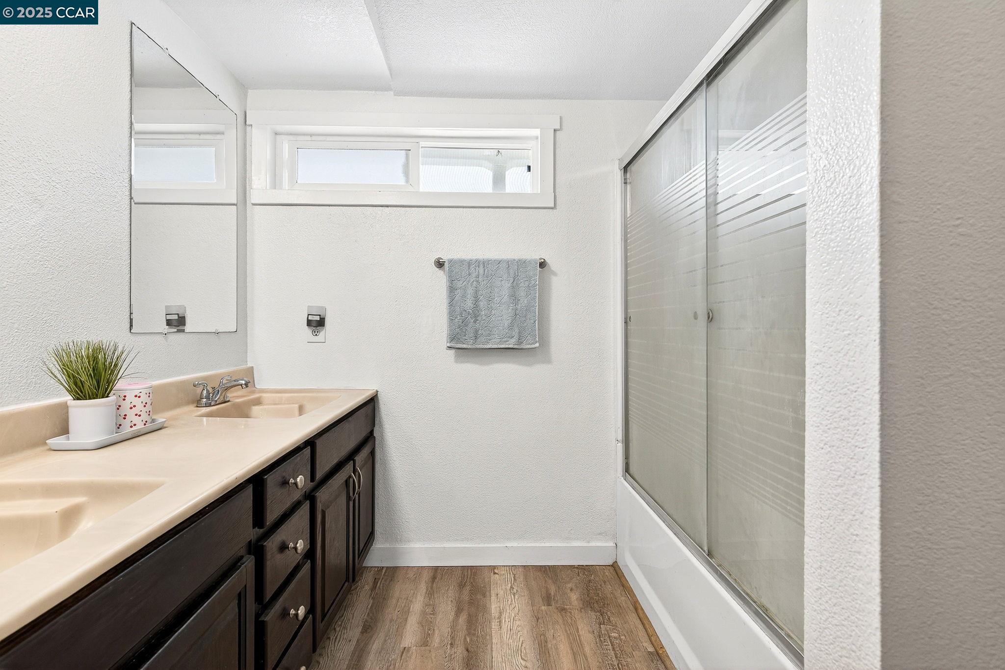 Detail Gallery Image 30 of 60 For 2312 Granada Ct, Pinole,  CA 94564-1813 - 5 Beds | 2 Baths