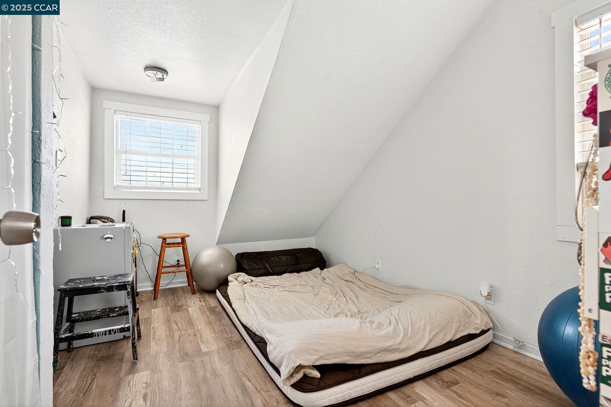 Detail Gallery Image 33 of 60 For 2312 Granada Ct, Pinole,  CA 94564-1813 - 5 Beds | 2 Baths