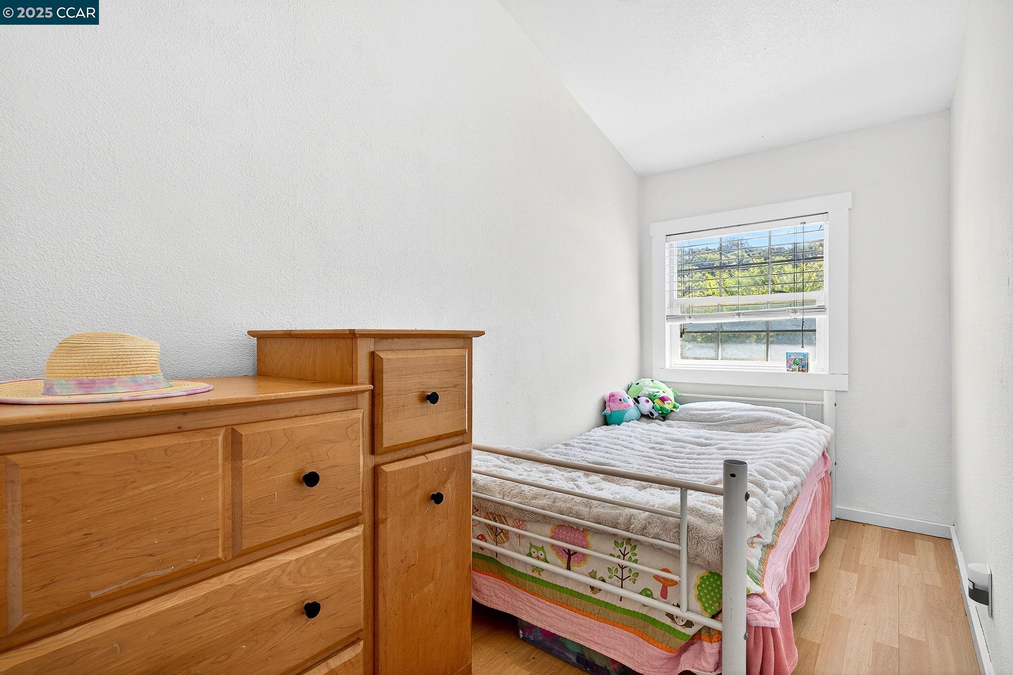 Detail Gallery Image 35 of 60 For 2312 Granada Ct, Pinole,  CA 94564-1813 - 5 Beds | 2 Baths