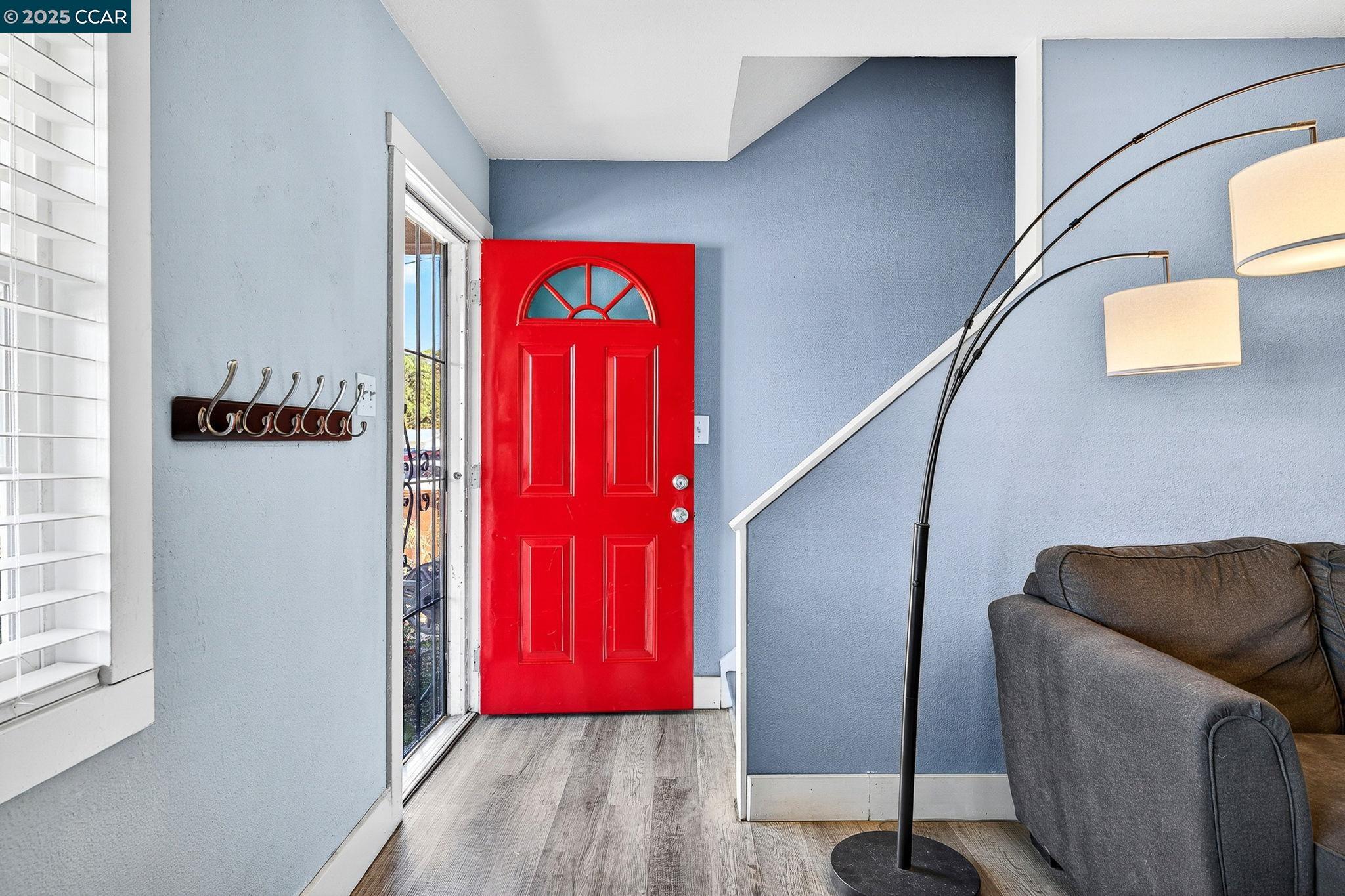 Detail Gallery Image 5 of 60 For 2312 Granada Ct, Pinole,  CA 94564-1813 - 5 Beds | 2 Baths