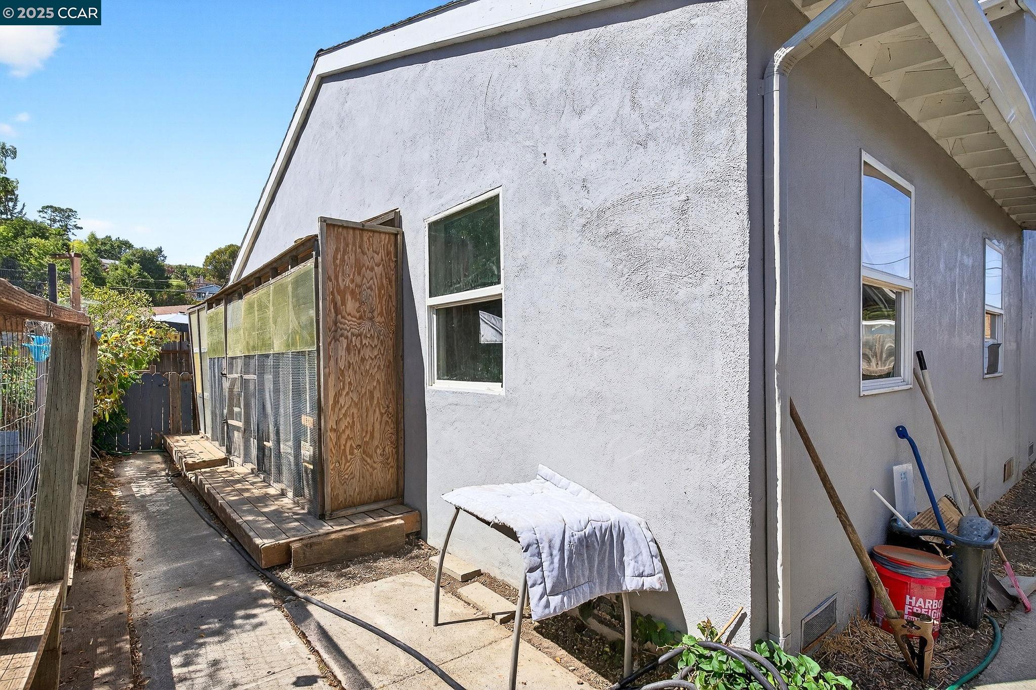 Detail Gallery Image 56 of 60 For 2312 Granada Ct, Pinole,  CA 94564-1813 - 5 Beds | 2 Baths