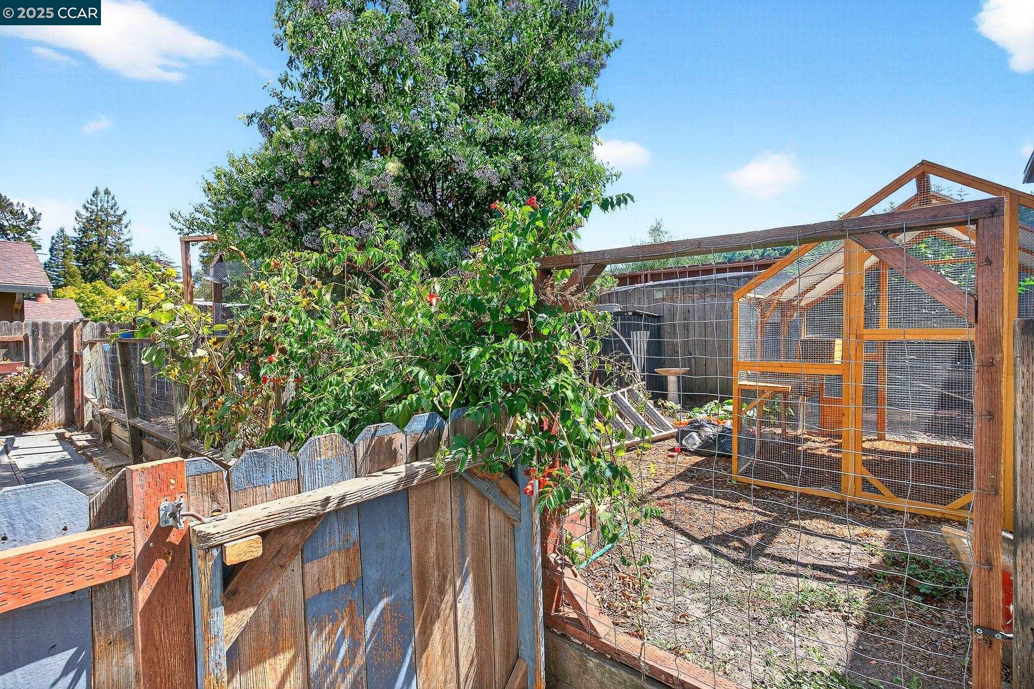 Detail Gallery Image 57 of 60 For 2312 Granada Ct, Pinole,  CA 94564-1813 - 5 Beds | 2 Baths