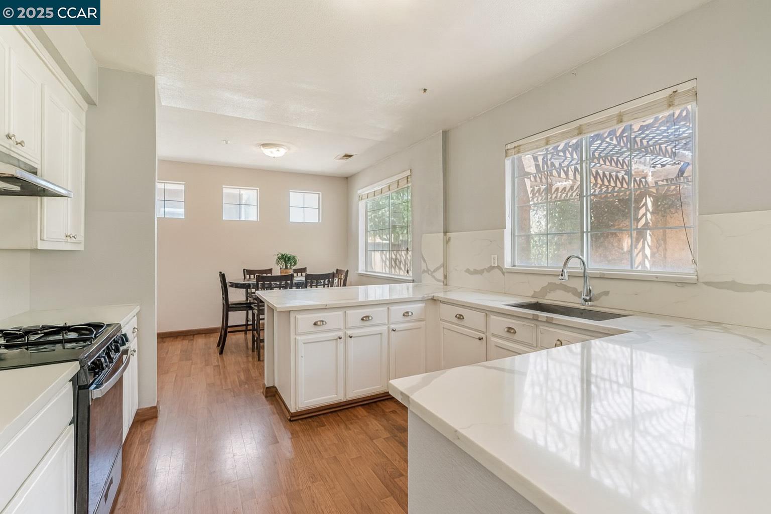 Detail Gallery Image 5 of 12 For 1434 Rhone Way, Gonzales,  CA 93926 - 5 Beds | 3 Baths