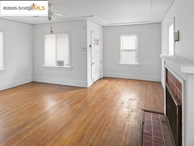 Detail Gallery Image 2 of 10 For 5549 Harvey Ave, Oakland,  CA 94621 - 2 Beds | 1 Baths