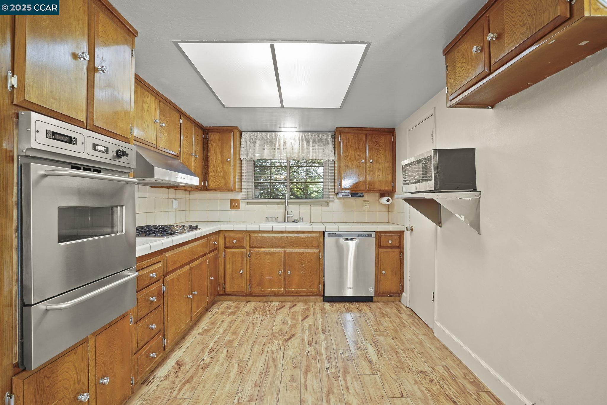 Detail Gallery Image 7 of 24 For 1508 Yellowstone Dr, Antioch,  CA 94509 - 4 Beds | 2 Baths
