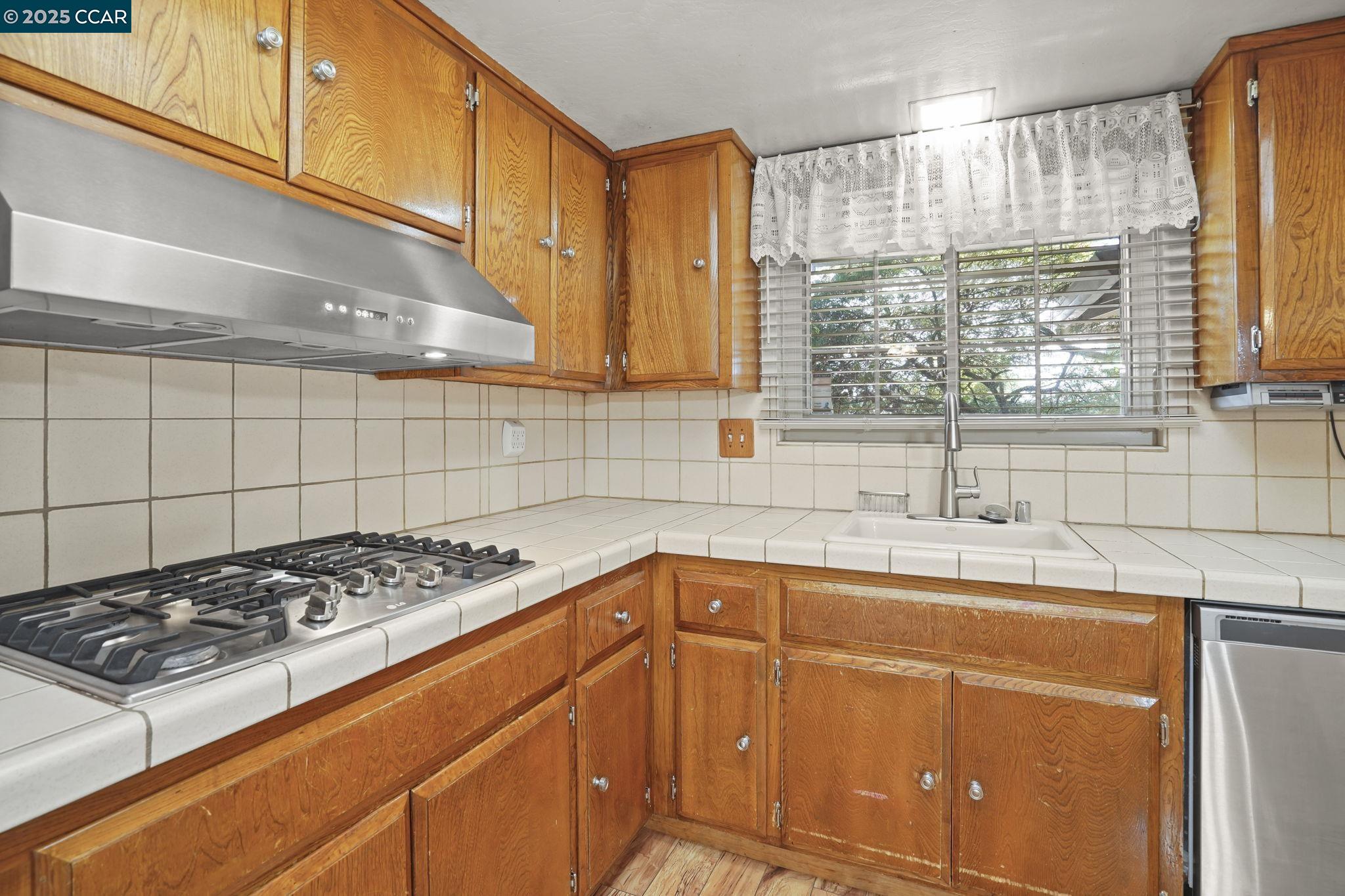 Detail Gallery Image 8 of 24 For 1508 Yellowstone Dr, Antioch,  CA 94509 - 4 Beds | 2 Baths