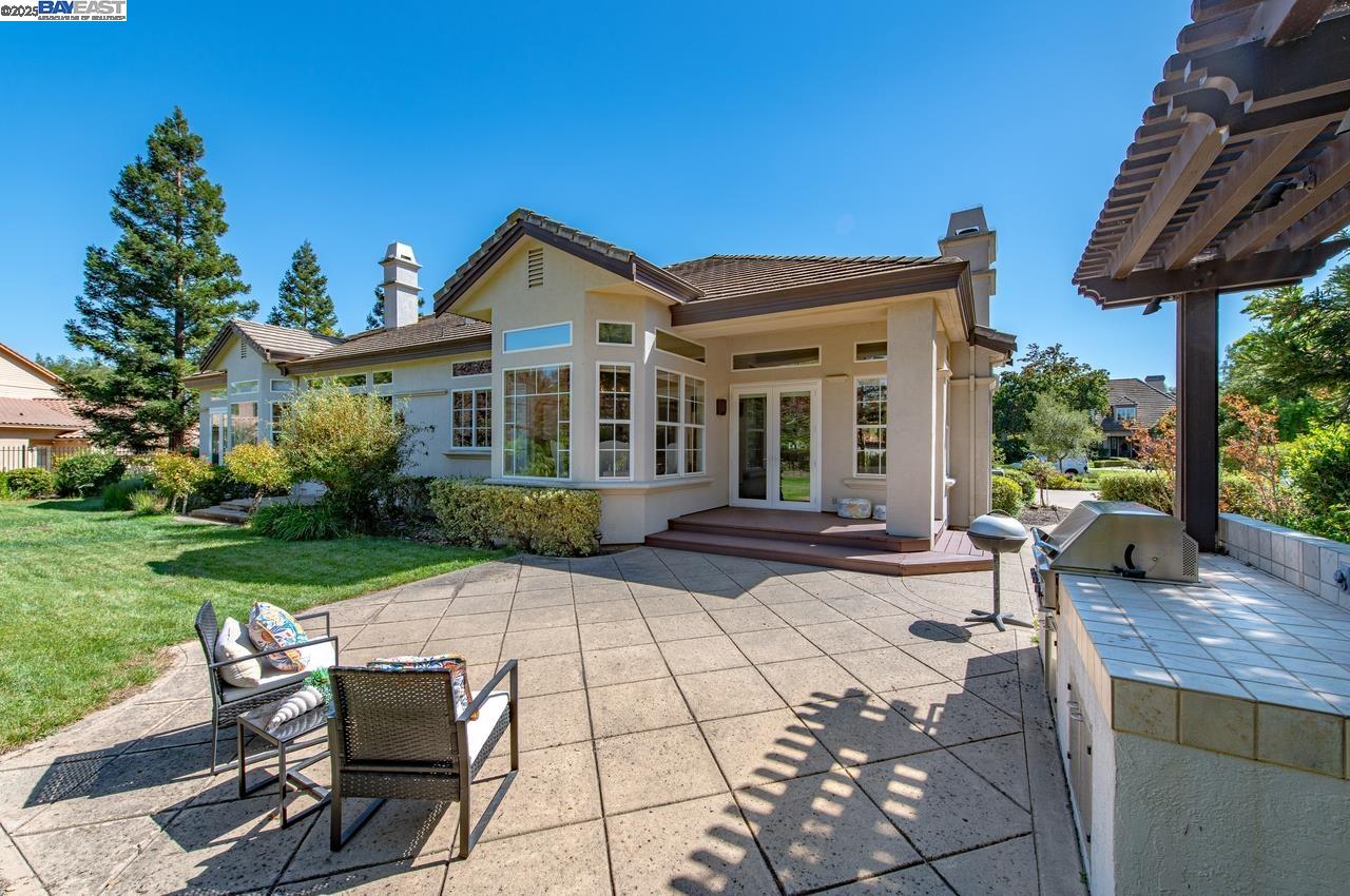 Detail Gallery Image 8 of 45 For 641 Varese Ct, Pleasanton,  CA 94566 - 5 Beds | 4 Baths