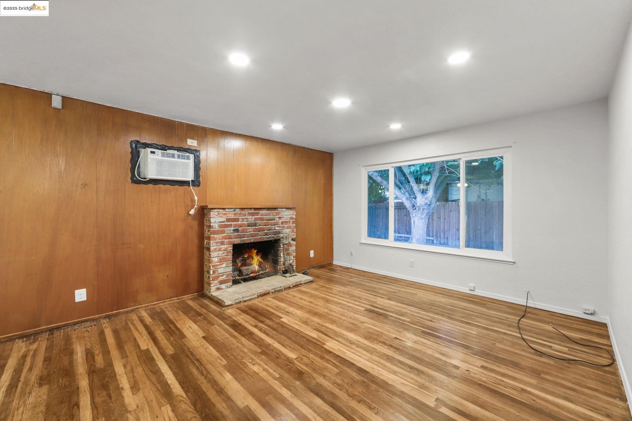 Detail Gallery Image 12 of 44 For 2100 Monifieth Way, Sacramento,  CA 95822 - 3 Beds | 1 Baths