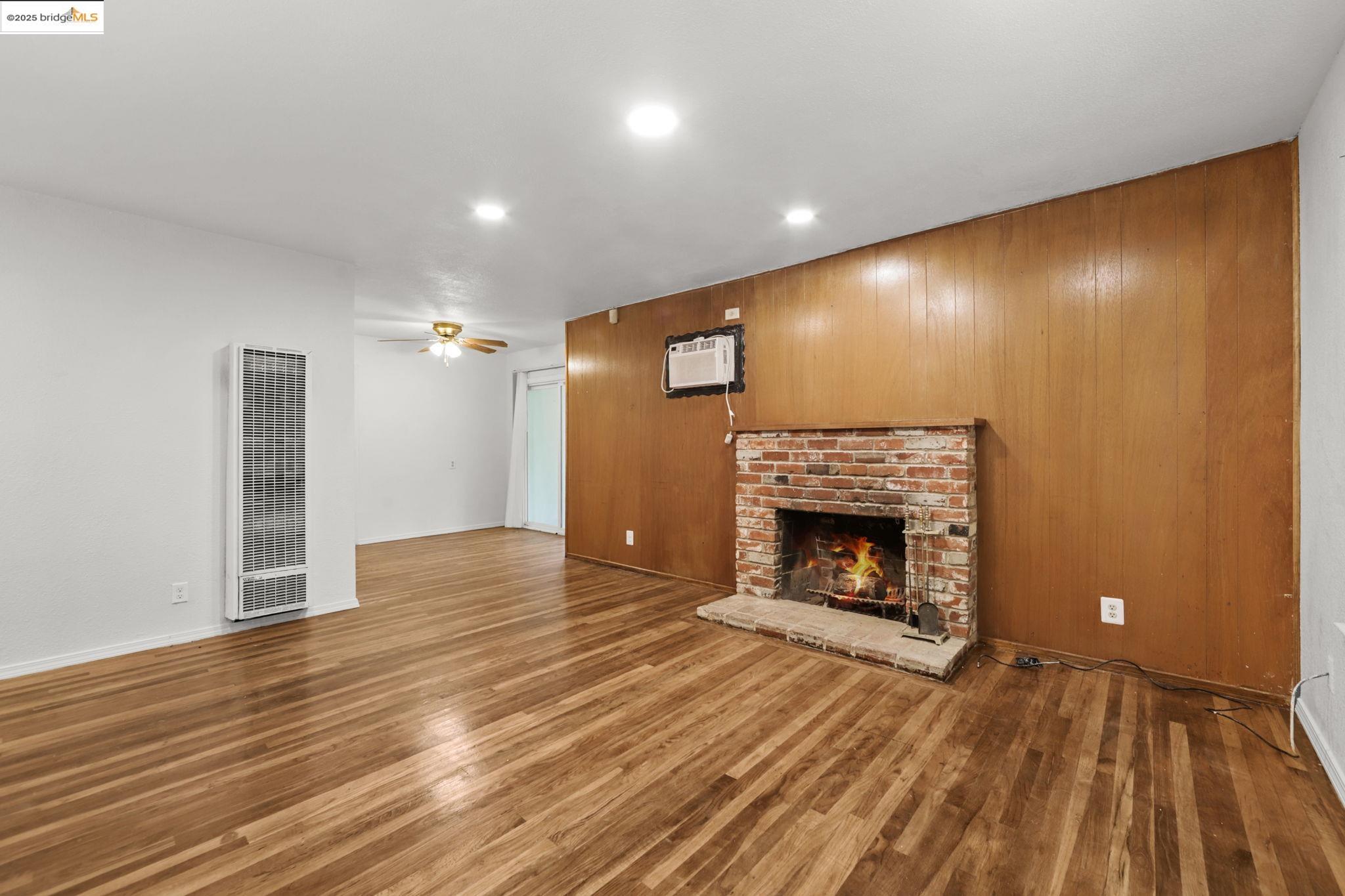 Detail Gallery Image 14 of 44 For 2100 Monifieth Way, Sacramento,  CA 95822 - 3 Beds | 1 Baths