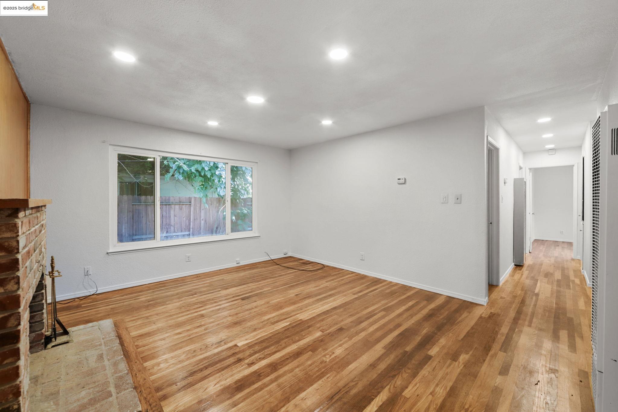 Detail Gallery Image 15 of 44 For 2100 Monifieth Way, Sacramento,  CA 95822 - 3 Beds | 1 Baths