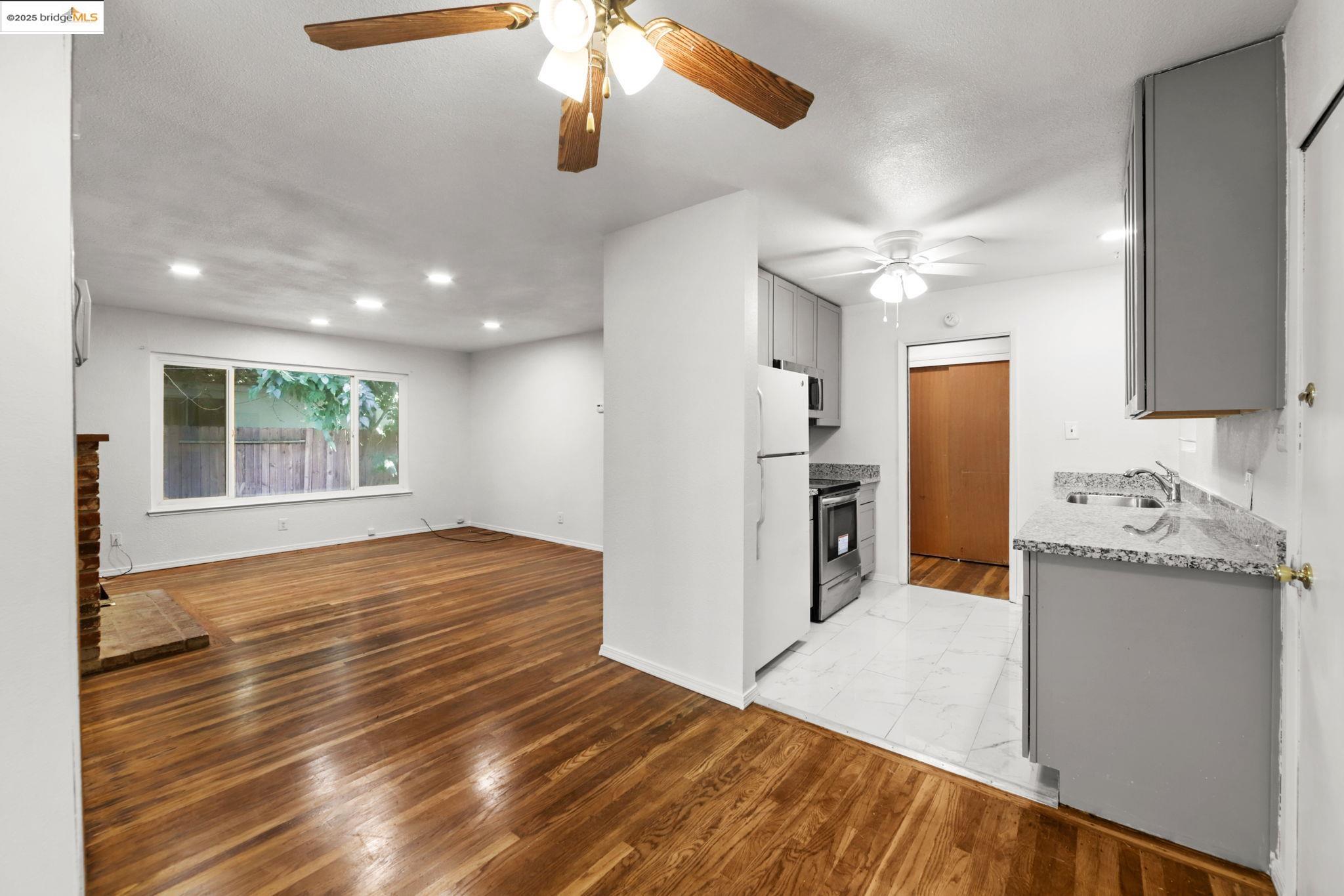 Detail Gallery Image 21 of 44 For 2100 Monifieth Way, Sacramento,  CA 95822 - 3 Beds | 1 Baths