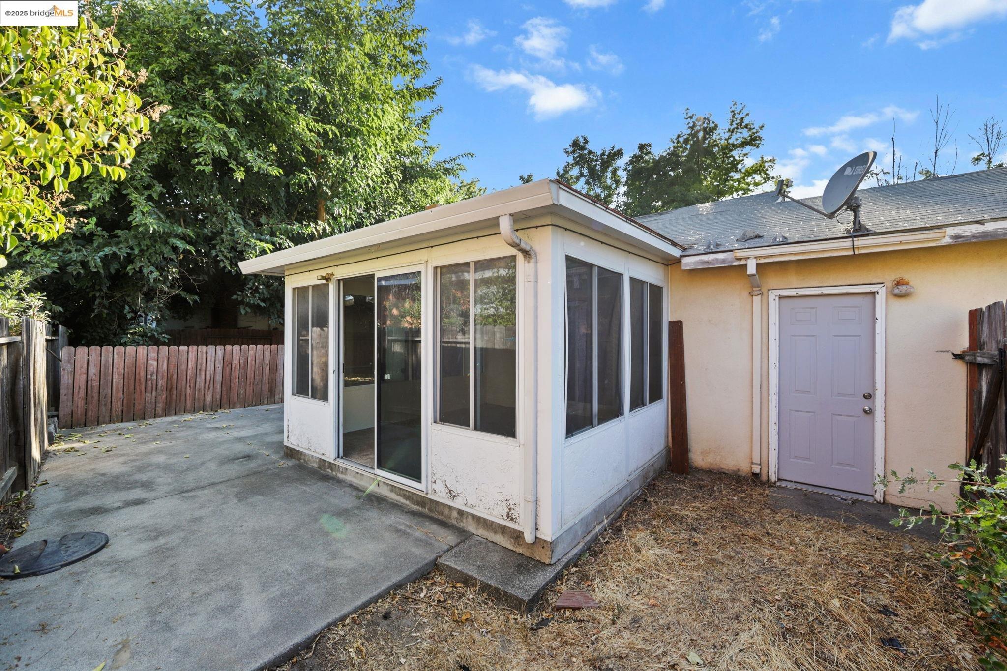 Detail Gallery Image 34 of 44 For 2100 Monifieth Way, Sacramento,  CA 95822 - 3 Beds | 1 Baths