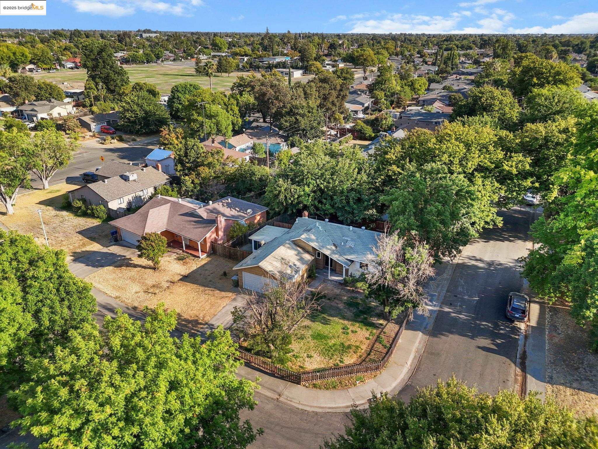 Detail Gallery Image 5 of 44 For 2100 Monifieth Way, Sacramento,  CA 95822 - 3 Beds | 1 Baths