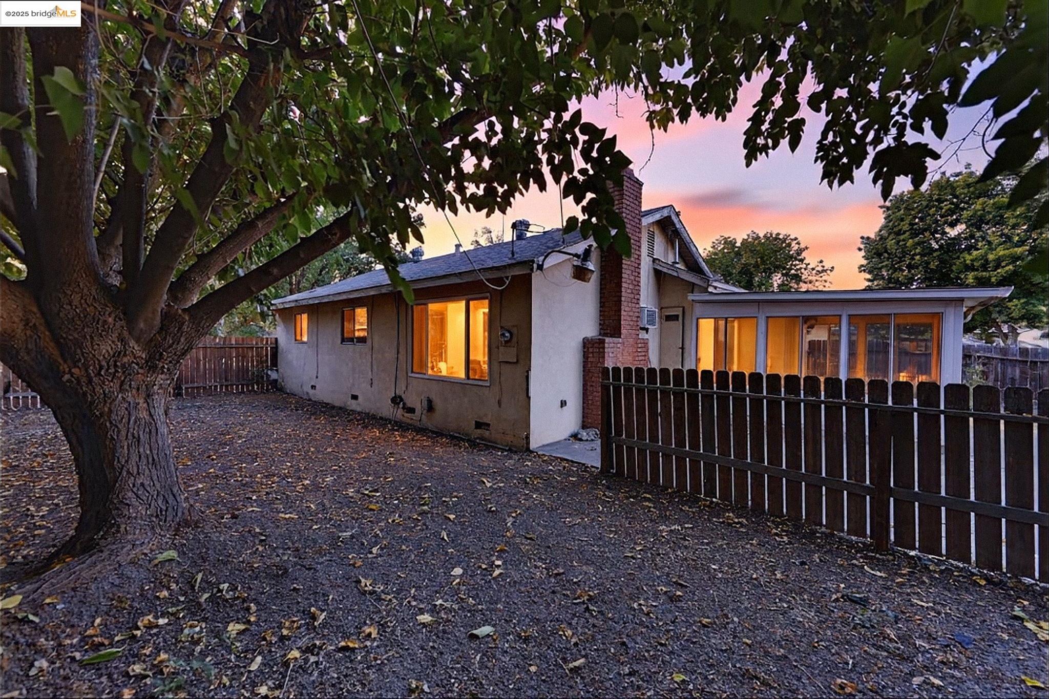 Detail Gallery Image 44 of 44 For 2100 Monifieth Way, Sacramento,  CA 95822 - 3 Beds | 1 Baths
