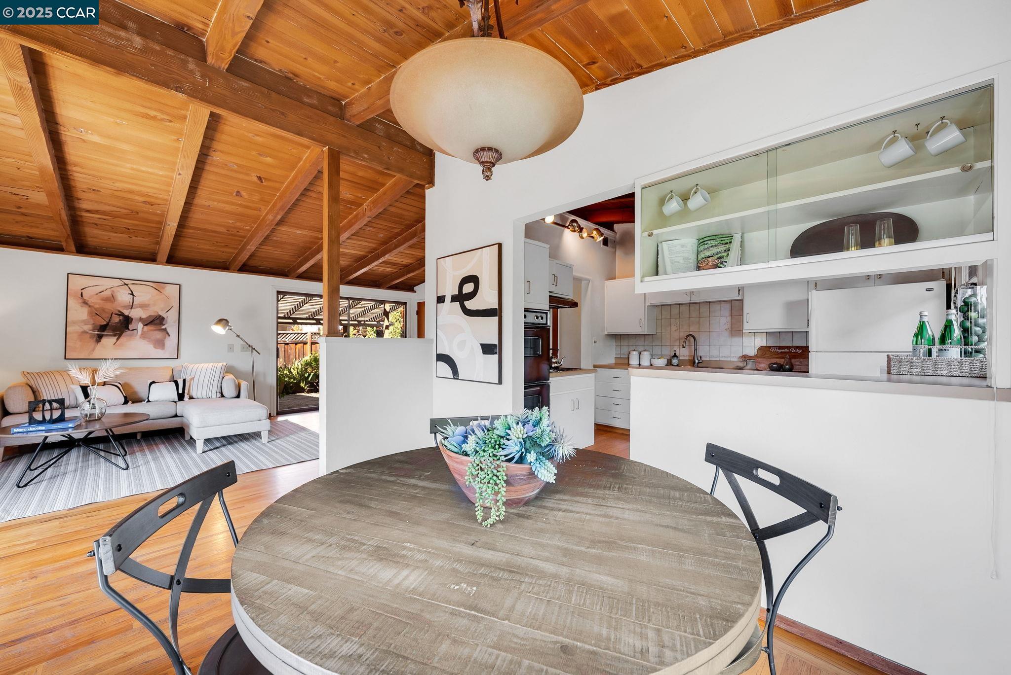 Detail Gallery Image 12 of 37 For 70 Norman Court, Walnut Creek,  CA 94595 - 3 Beds | 2 Baths